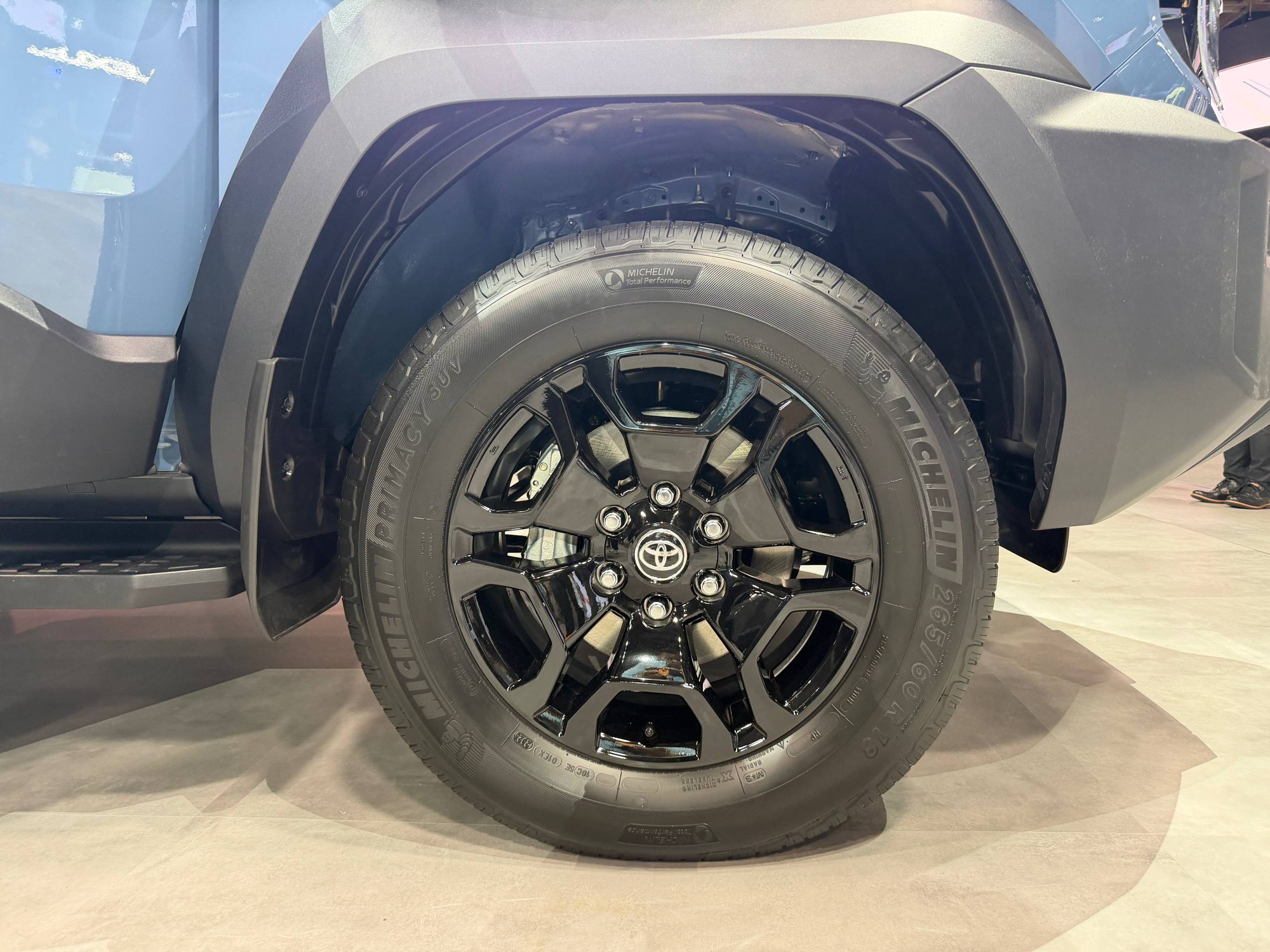 Cận cảnh Toyota Land Cruiser FJ tại Nhật Bản: Nhiều người chê 'ruột Fortuner' nhưng thực tế chứng minh điều ngược lại- Ảnh 8.