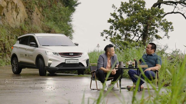 Người đàn ông 15 năm sửa "xe Tàu" nói thẳng trải nghiệm lần đầu cầm lái Geely Coolray- Ảnh 3. Người đàn ông 15 năm sửa "xe Tàu" nói thẳng trải nghiệm lần đầu cầm lái Geely Coolray- Ảnh 3.