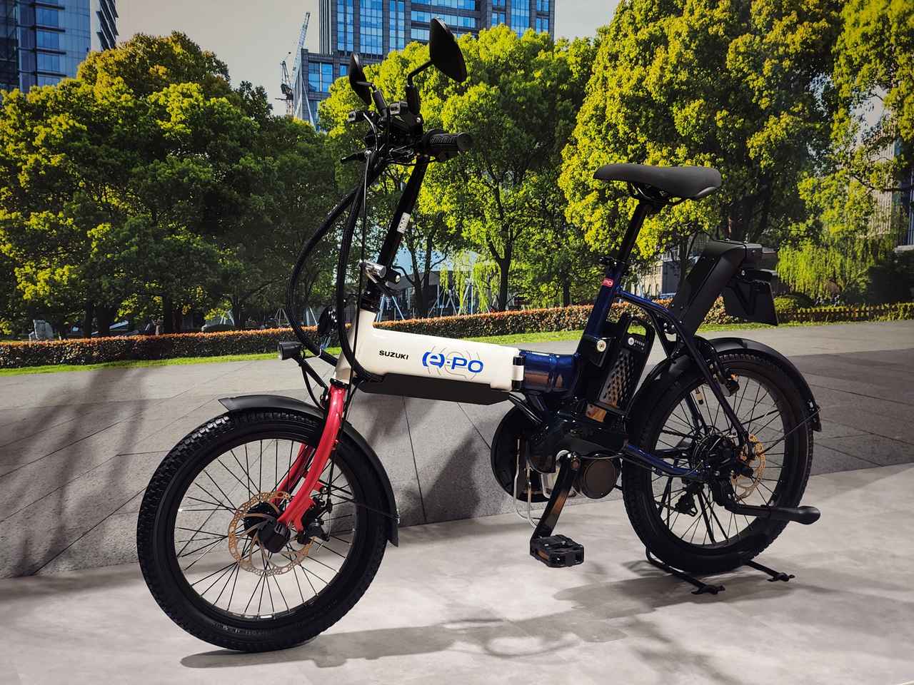 Suzuki tung dàn xe cực độc: Ô tô điện nhỏ hơn Jimny, Fronx chịu được 'rượu liều cao', xe leo cầu thang, xe máy như 'Chaly cúc cu bản điện'- Ảnh 11.