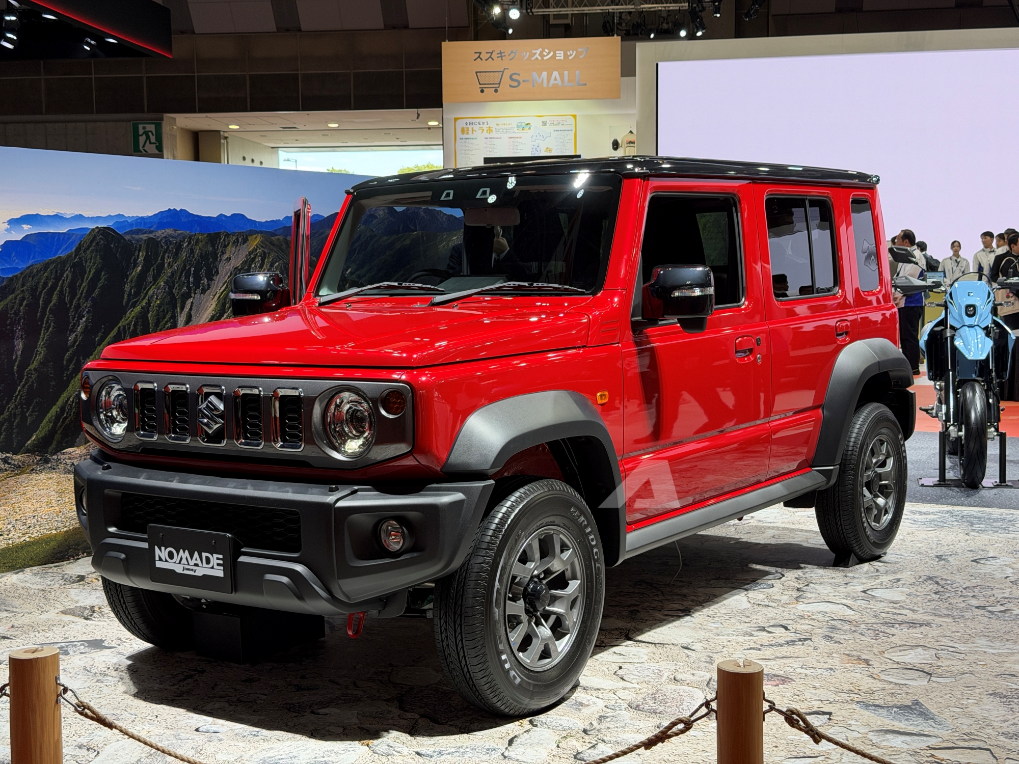 Suzuki tung dàn xe cực độc: Ô tô điện nhỏ hơn Jimny, Fronx chịu được 'rượu liều cao', xe leo cầu thang, xe máy như 'Chaly cúc cu bản điện'- Ảnh 8.