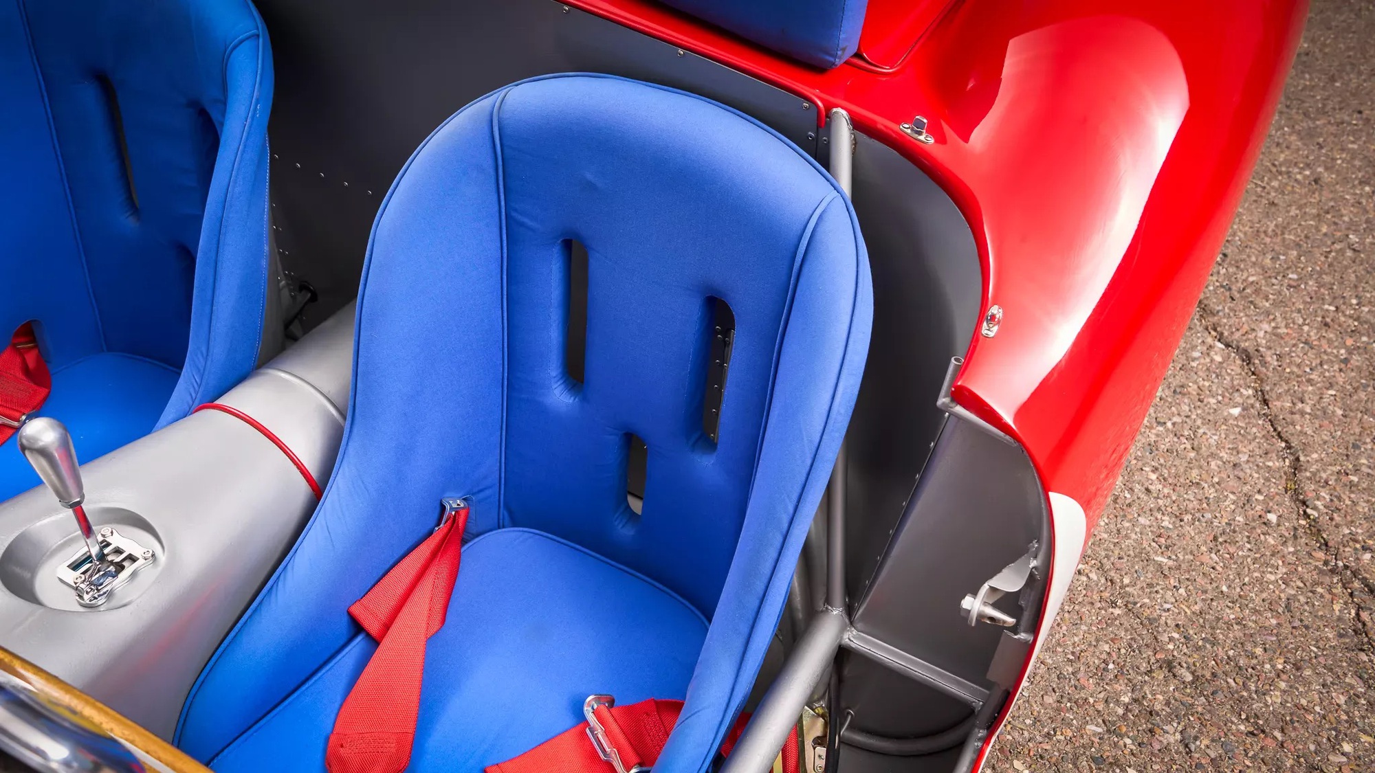 Chiếc xe 'giống' Ferrari này có giá đắt hơn nhiều siêu xe đời mới: Quy đổi hơn 13 tỷ đồng, không phải cứ có tiền là mua được- Ảnh 5.