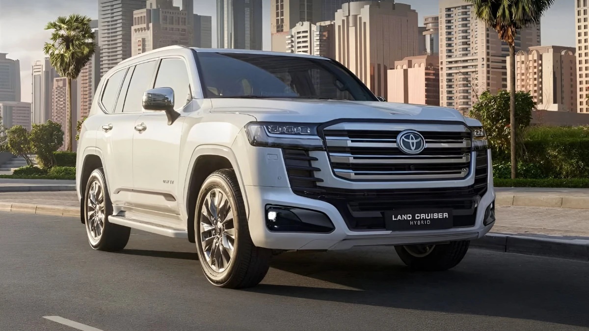 Toyota Land Cruiser sắp có phiên bản hybrid cắm sạc: Dự kiến mạnh hơn hẳn hiện tại, song có thể đánh đổi mất hàng ghế thứ ba, cốp nhỏ hơn- Ảnh 3.