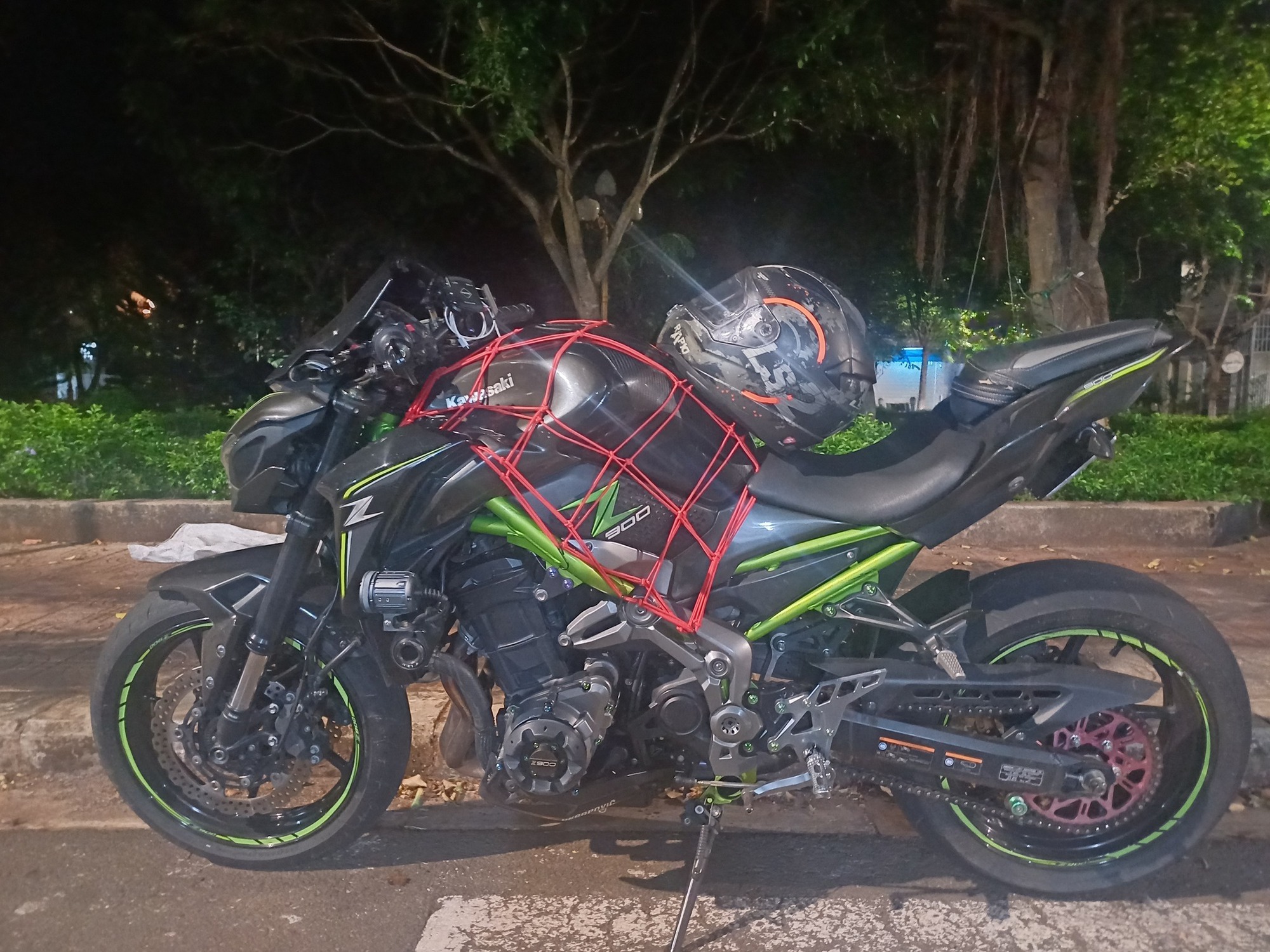 Nghi phạm sát hại 3 người ở Đồng Nai: Thường đăng clip đi phượt bằng xe phân phối lớn trên MXH- Ảnh 4. Nghi phạm sát hại 3 người ở Đồng Nai: Thường đăng clip đi phượt bằng xe phân phối lớn trên MXH- Ảnh 4.