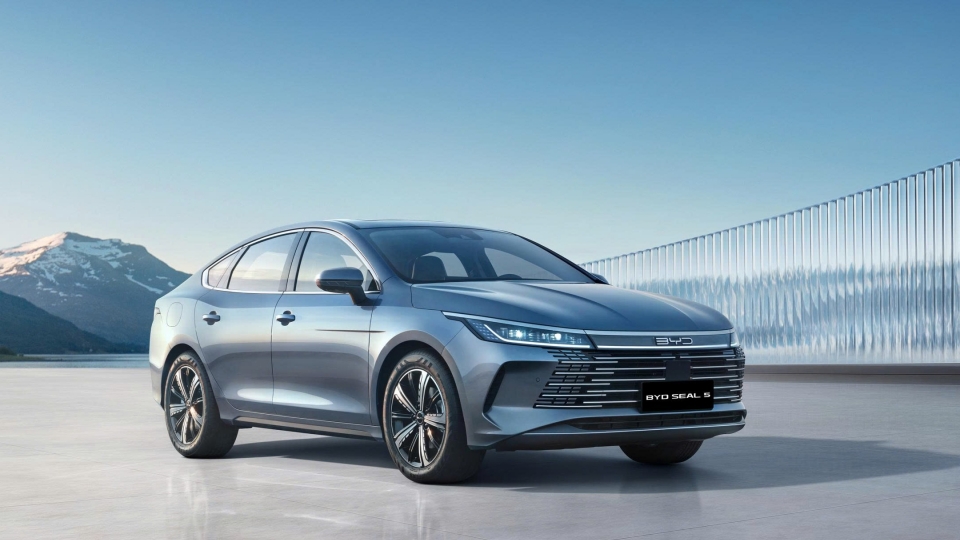 Toyota chỉ trích đối thủ “bán xe hybrid giả” gây hiểu lầm cho người tiêu dùng- Ảnh 2.