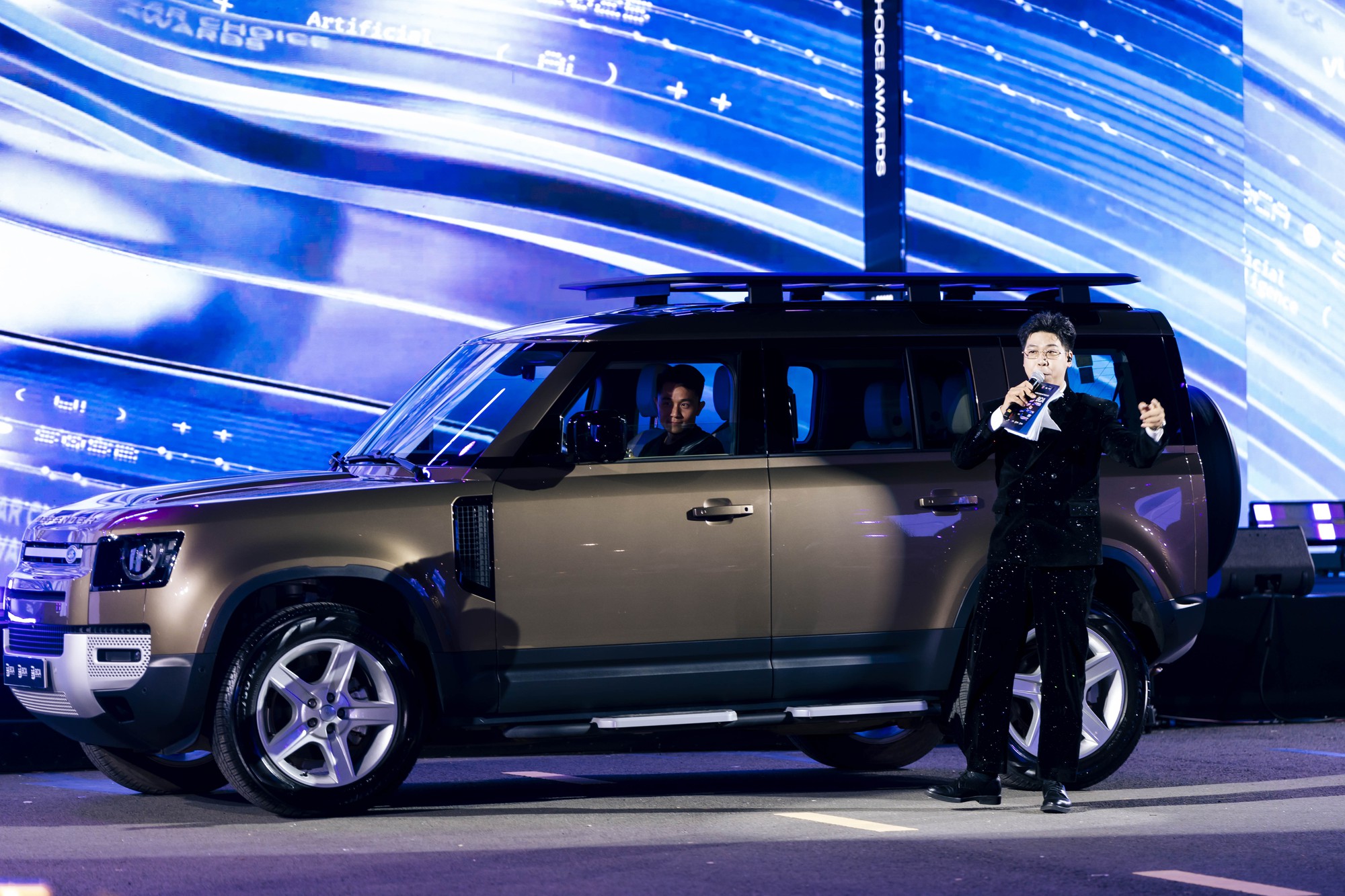 Hàng triệu lượt xem online, cả nghìn khán giả trực tiếp, 15 ô tô trị giá cả chục tỷ đồng cùng loạt con số ấn tượng trong đêm Gala CCA 2025- Ảnh 6.