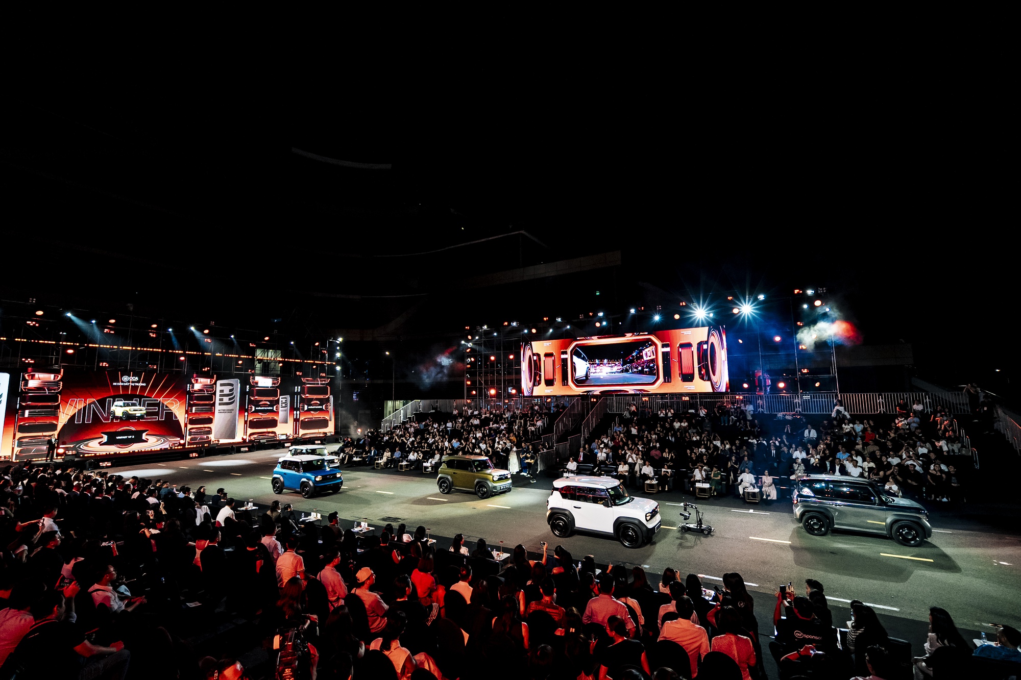 Hàng triệu lượt xem online, cả nghìn khán giả trực tiếp, 15 ô tô trị giá cả chục tỷ đồng cùng loạt con số ấn tượng trong đêm Gala CCA 2025- Ảnh 7.