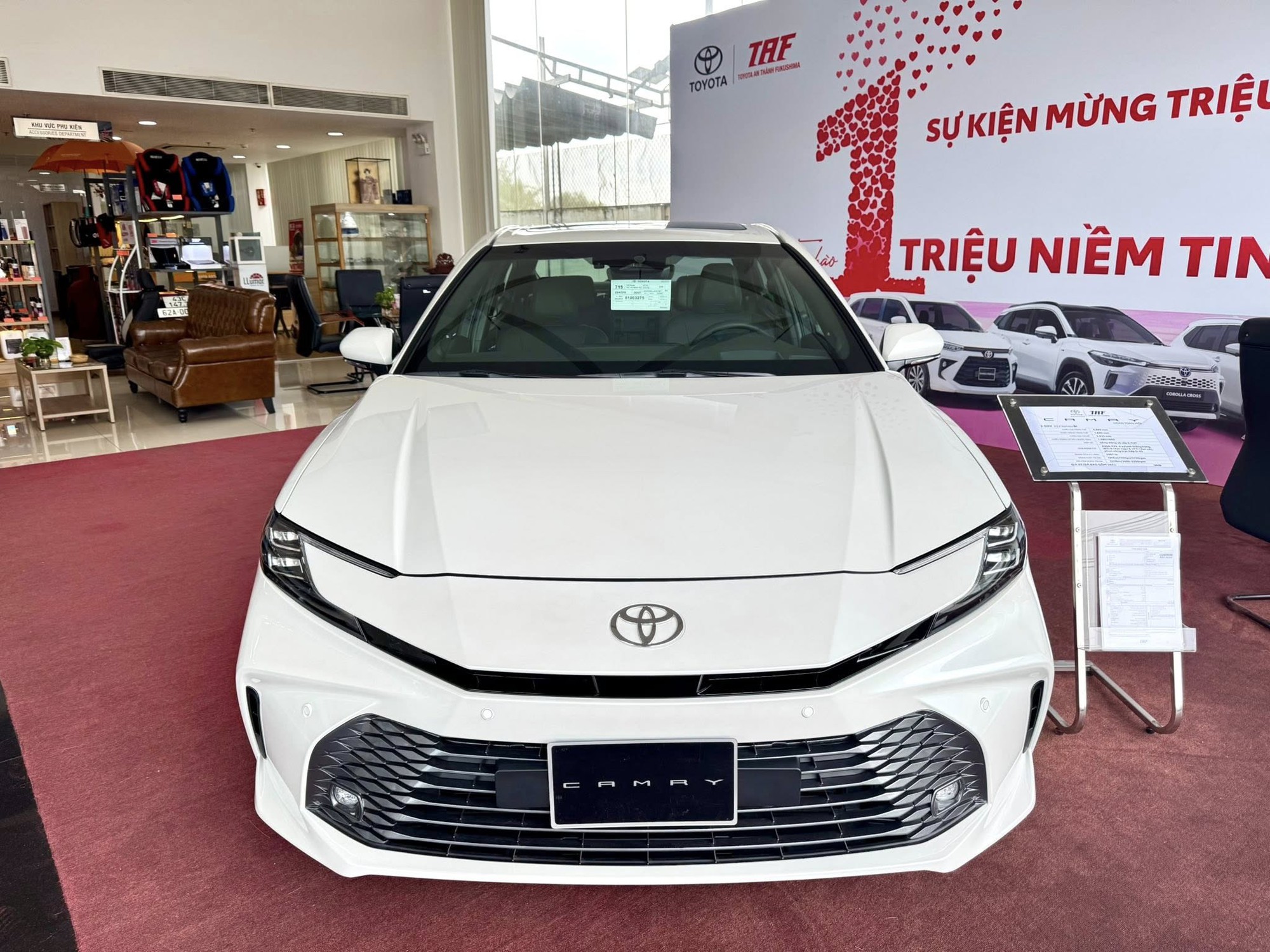 Toyota Camry lần đầu khuyến mãi chính hãng từ đầu năm: Giảm nhiều nhất gần 80 triệu đồng, dễ hút thêm khách khi Mazda6 đã ‘dọn đường’- Ảnh 2.