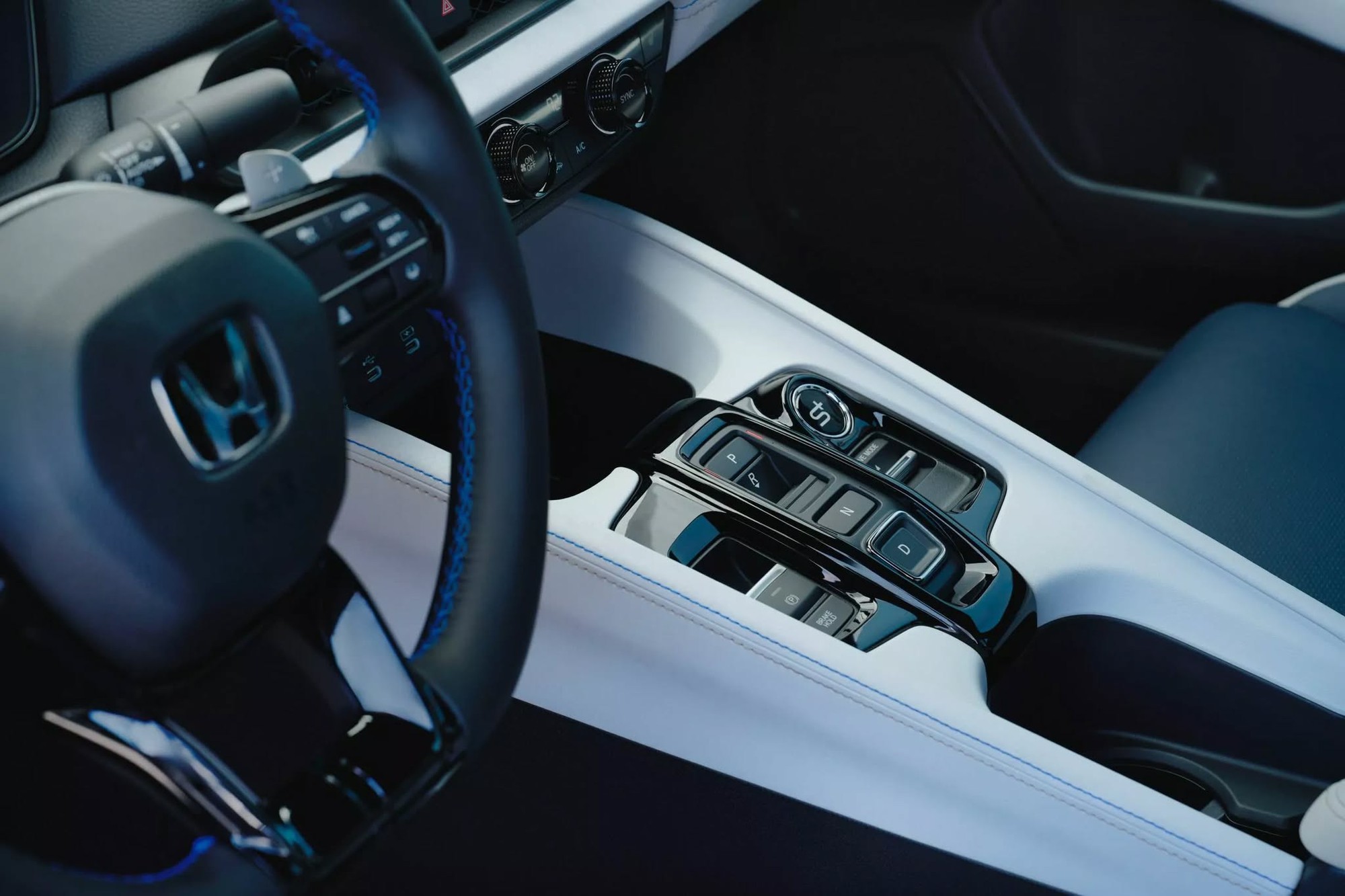 Mẫu xe thể thao nhiều điểm chung với Honda Civic này vừa ra mắt 1 tháng đã nhận 2.400 đơn hàng: Gấp 8 lần dự kiến, điều bất ngờ là khách hàng chủ yếu đã lớn tuổi- Ảnh 9.