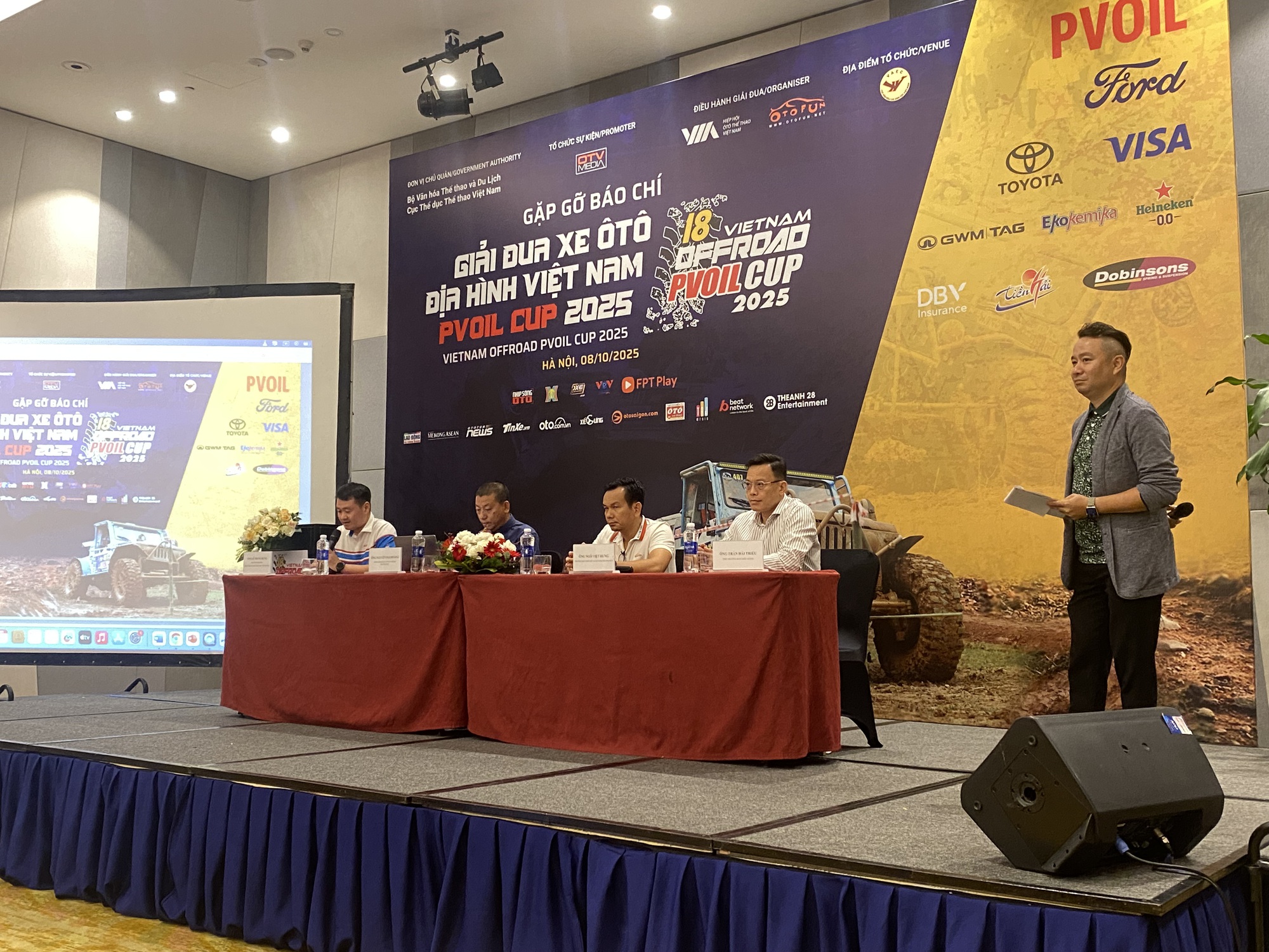 Giải đua địa hình 'hot' nhất năm trở lại với quy mô kỷ lục: 140 vận động viên, thêm 10 đường thi, đường đua đêm trở lại- Ảnh 2. Giải đua địa hình 'hot' nhất năm trở lại với quy mô kỷ lục: 140 vận động viên, thêm 10 đường thi, đường đua đêm trở lại- Ảnh 2.