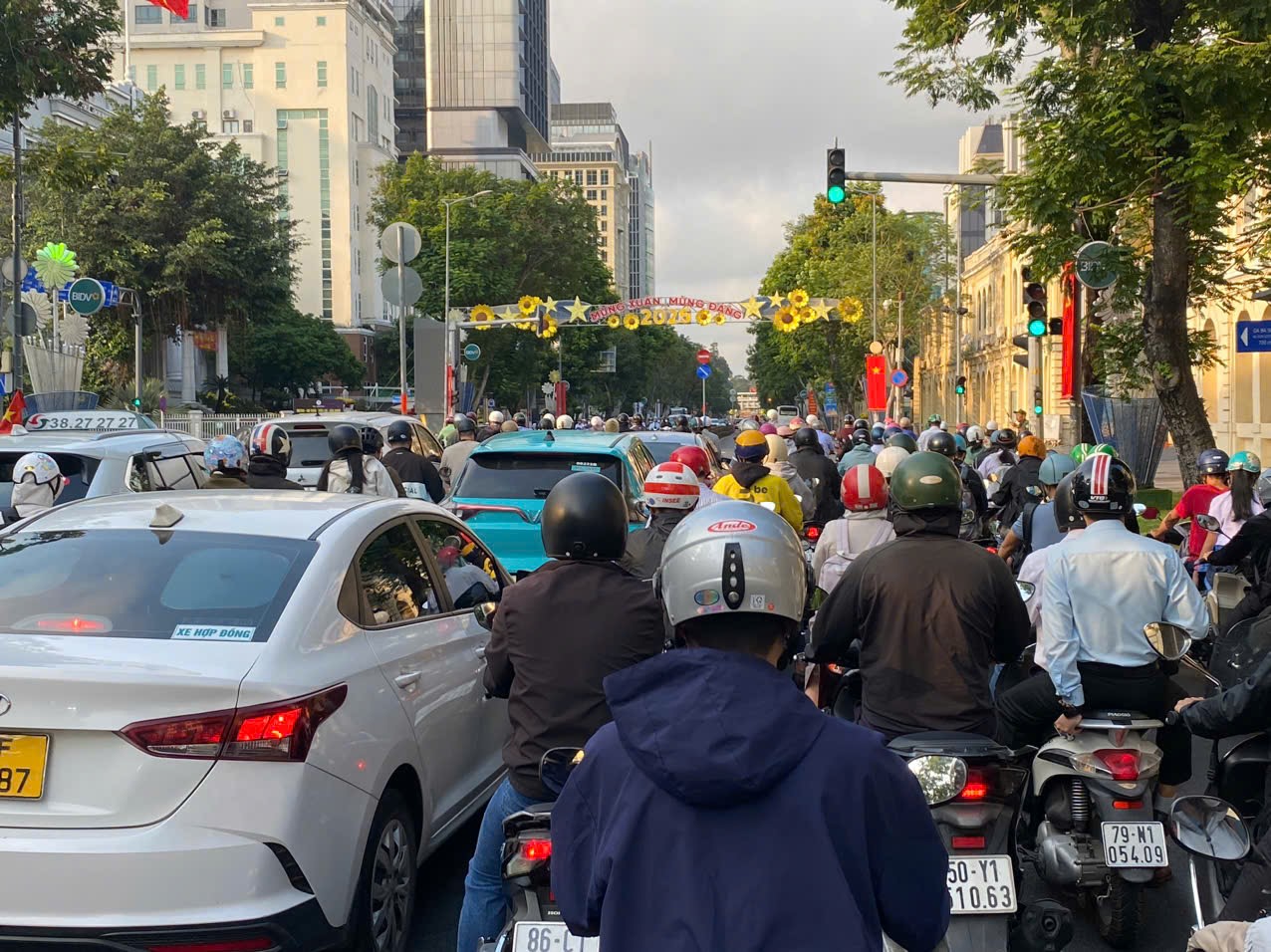 Đề xuất cấm đăng ký mới xe máy xăng: TP.HCM có phương án khác- Ảnh 3. Đề xuất cấm đăng ký mới xe máy xăng: TP.HCM có phương án khác- Ảnh 3.