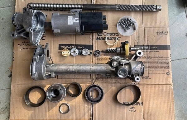 Vì sao hệ thống lái dễ “hỏng đầu tiên” khi ô tô lội nước, kể cả xe điện?- Ảnh 5.