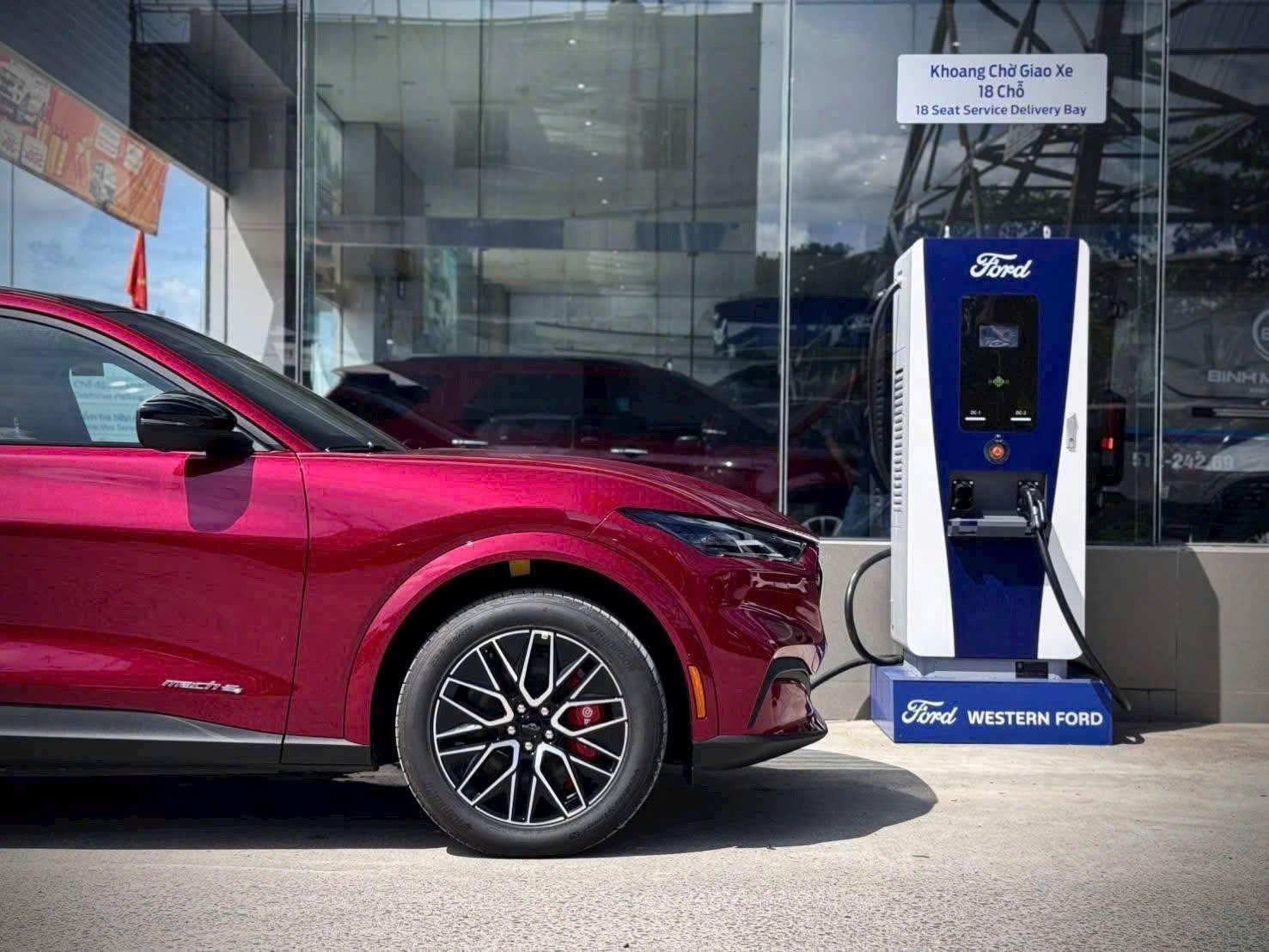 ‘Quy mô trạm sạc lớn ở Việt Nam đứng số một Đông Nam Á, có điểm hơn cả châu Âu’- Ảnh 5. ‘Quy mô trạm sạc lớn ở Việt Nam đứng số một Đông Nam Á, có điểm hơn cả châu Âu’- Ảnh 5.