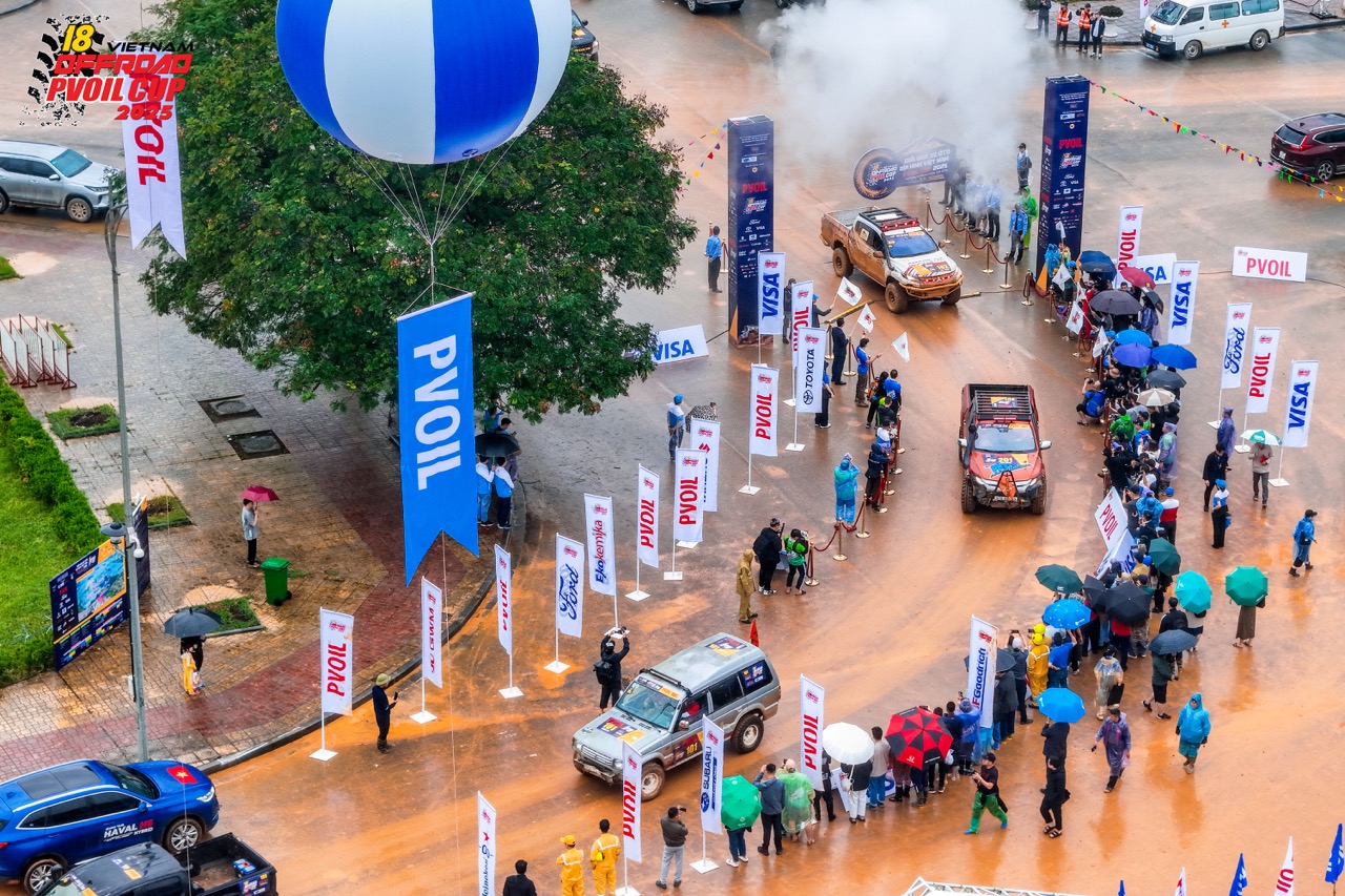 Giải đua xe địa hình lớn nhất Việt Nam khởi tranh: Tổng giải thưởng 600 triệu đồng, 3 ngày, 70 đội, 140 tay đua, 24 đường thi, 750 lượt thi, đường đua đêm quay lại- Ảnh 2. Giải đua xe địa hình lớn nhất Việt Nam khởi tranh: Tổng giải thưởng 600 triệu đồng, 3 ngày, 70 đội, 140 tay đua, 24 đường thi, 750 lượt thi, đường đua đêm quay lại- Ảnh 2.