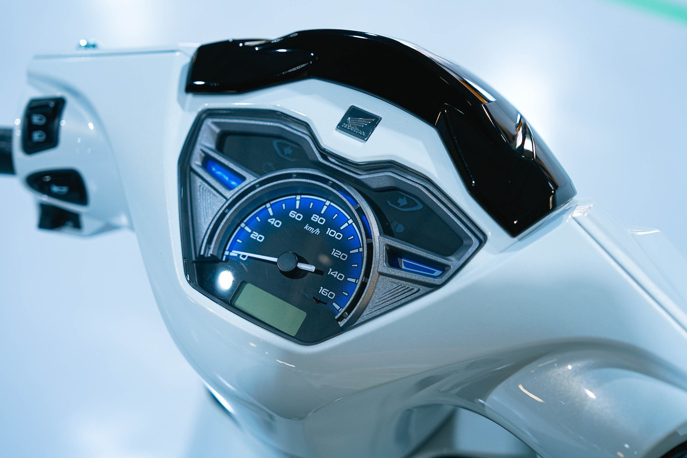 Honda Wave bản giới hạn được đưa về Việt Nam- Ảnh 15.