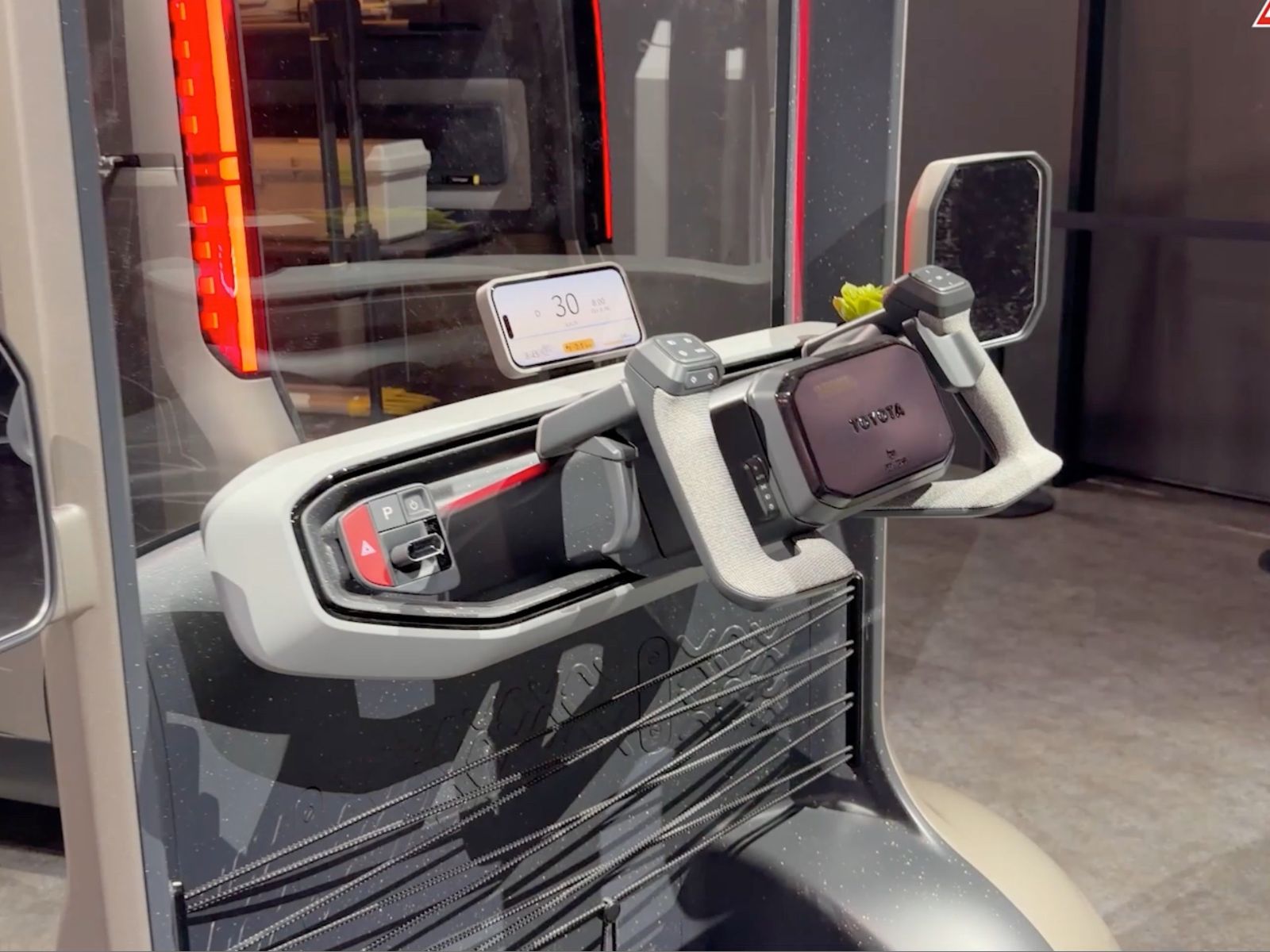 15 phút đi hết 4 gian Century, Lexus, Toyota, Daihatsu: Xe gì cũng có, giá nào cũng chơi, ai cũng có thứ dùng!- Ảnh 11. 15 phút đi hết 4 gian Century, Lexus, Toyota, Daihatsu: Xe gì cũng có, giá nào cũng chơi, ai cũng có thứ dùng!- Ảnh 11.