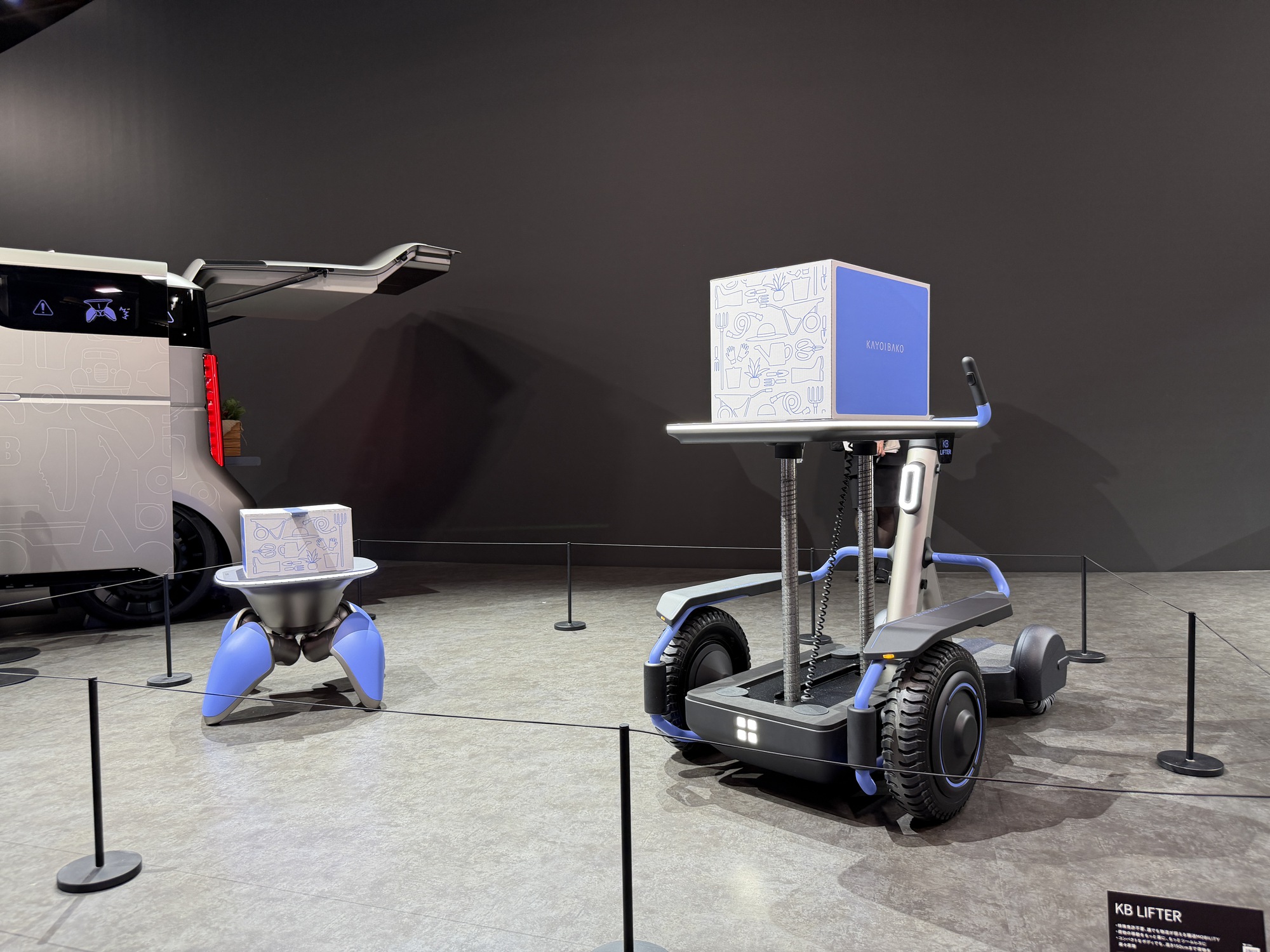 15 phút đi hết 4 gian Century, Lexus, Toyota, Daihatsu: Xe gì cũng có, giá nào cũng chơi, ai cũng có thứ dùng!- Ảnh 12. 15 phút đi hết 4 gian Century, Lexus, Toyota, Daihatsu: Xe gì cũng có, giá nào cũng chơi, ai cũng có thứ dùng!- Ảnh 12.