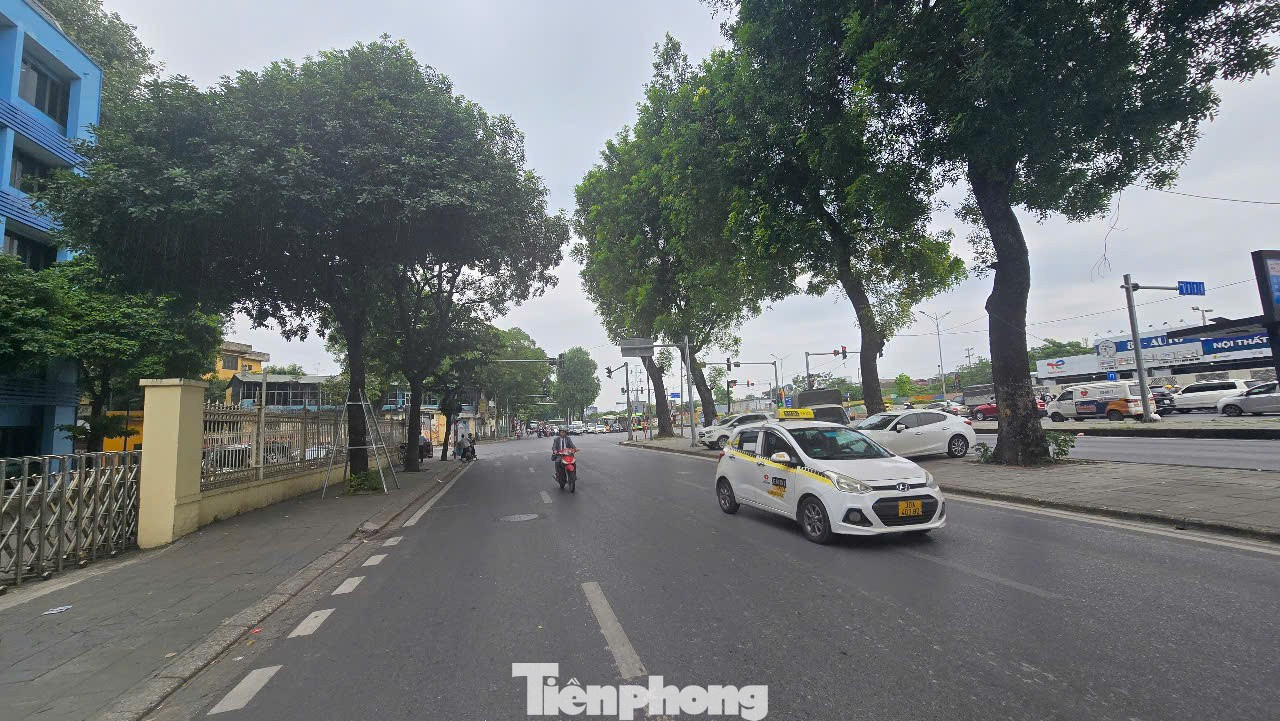 Camera AI 'phủ sóng' đường phố Hà Nội: Giảm vi phạm nhưng dân kêu trời vì thiếu bãi đỗ xe- Ảnh 2.