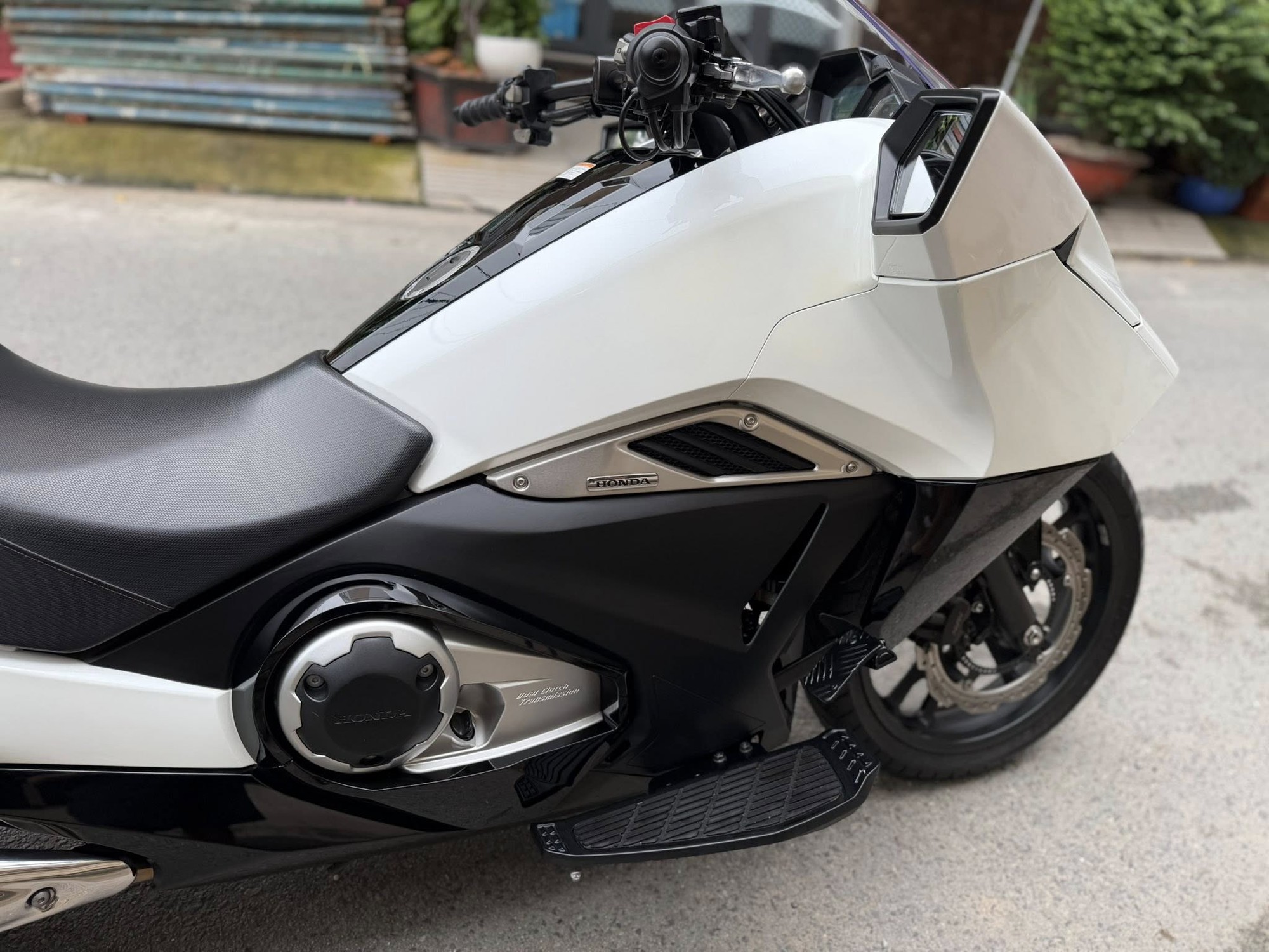 Xe tay ga 'phi thuyền' của Honda đang được rao bán ở Việt Nam, dùng chung một thứ với xe dẫn đoàn CSGT- Ảnh 11. Xe tay ga 'phi thuyền' của Honda đang được rao bán ở Việt Nam, dùng chung một thứ với xe dẫn đoàn CSGT- Ảnh 11.