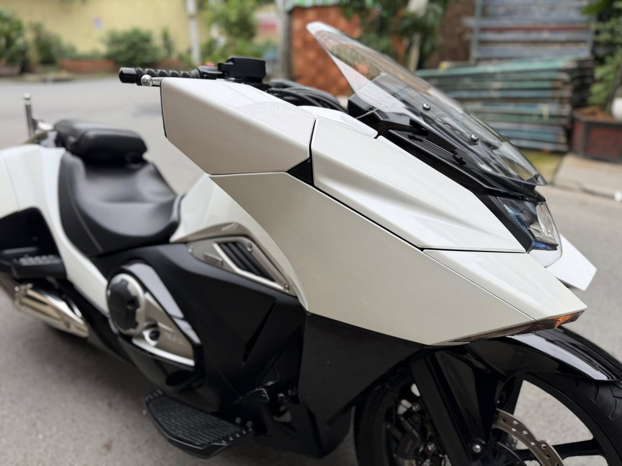 Xe tay ga 'phi thuyền' của Honda đang được rao bán ở Việt Nam, dùng chung một thứ với xe dẫn đoàn CSGT- Ảnh 7. Xe tay ga 'phi thuyền' của Honda đang được rao bán ở Việt Nam, dùng chung một thứ với xe dẫn đoàn CSGT- Ảnh 7.