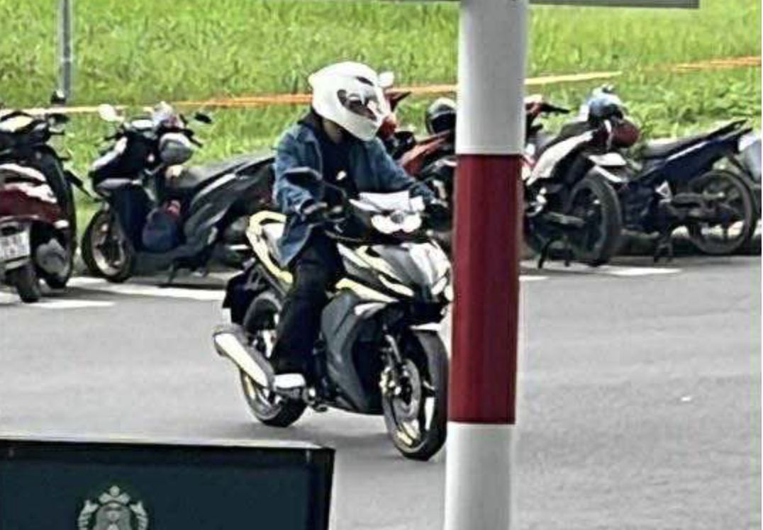 Yamaha Exciter 155 bản mới lộ diện tại Việt Nam: Thêm nâng cấp đấu Honda Winner khiến dân chơi xe háo hức- Ảnh 3. Yamaha Exciter 155 bản mới lộ diện tại Việt Nam: Thêm nâng cấp đấu Honda Winner khiến dân chơi xe háo hức- Ảnh 3.