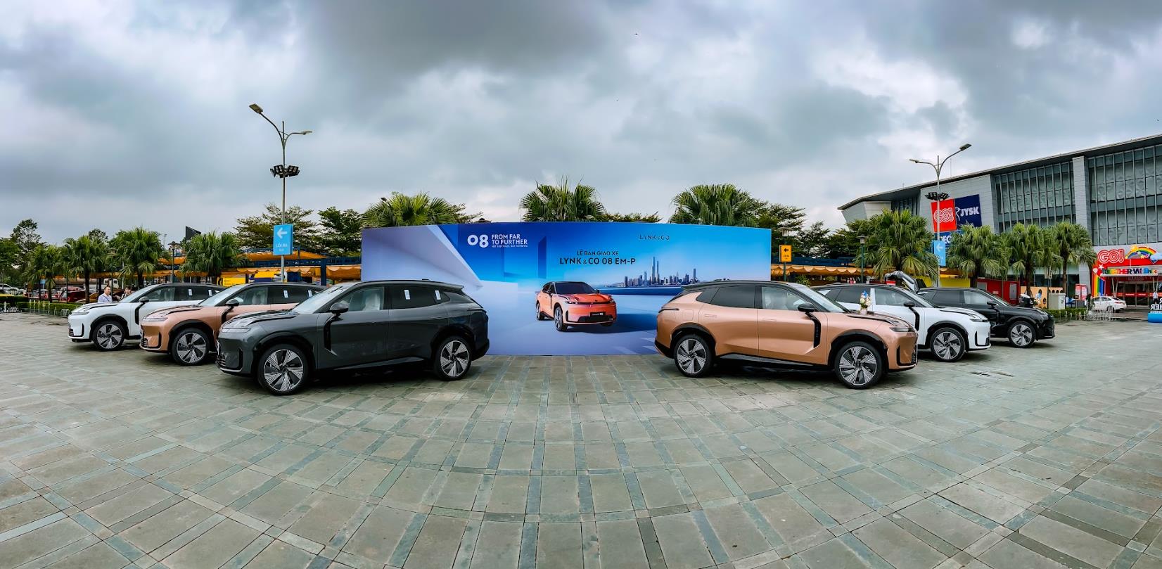 Lynk & Co 08 EM-P "cháy hàng" khi vừa ra mắt tại Việt Nam- Ảnh 3. Lynk & Co 08 EM-P "cháy hàng" khi vừa ra mắt tại Việt Nam- Ảnh 3.