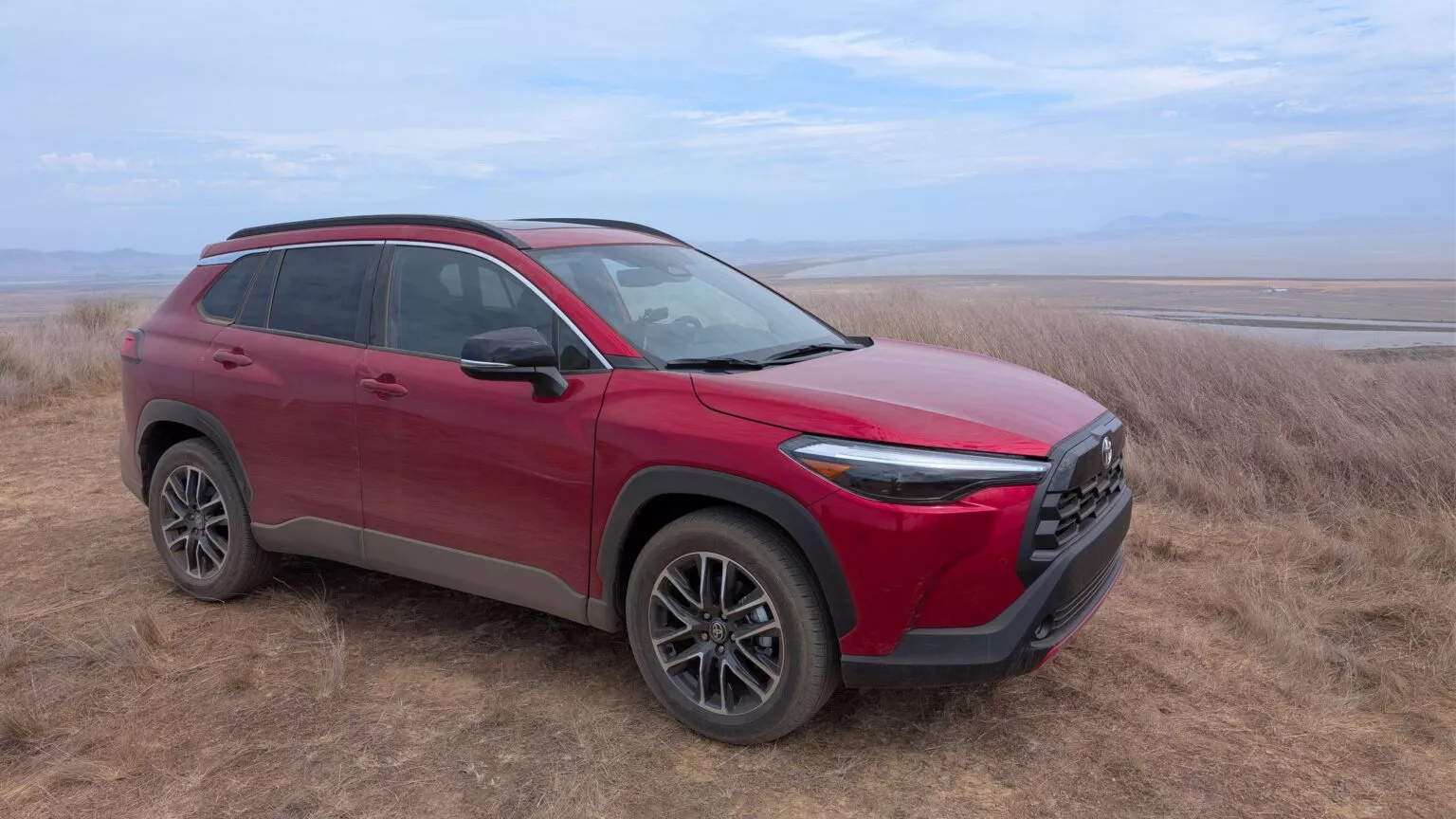 'Toyota Corolla Cross giờ hay như RAV4, thiết kế gợi cảm giác Lexus nhưng tiếng ồn là điểm trừ'- Ảnh 9.