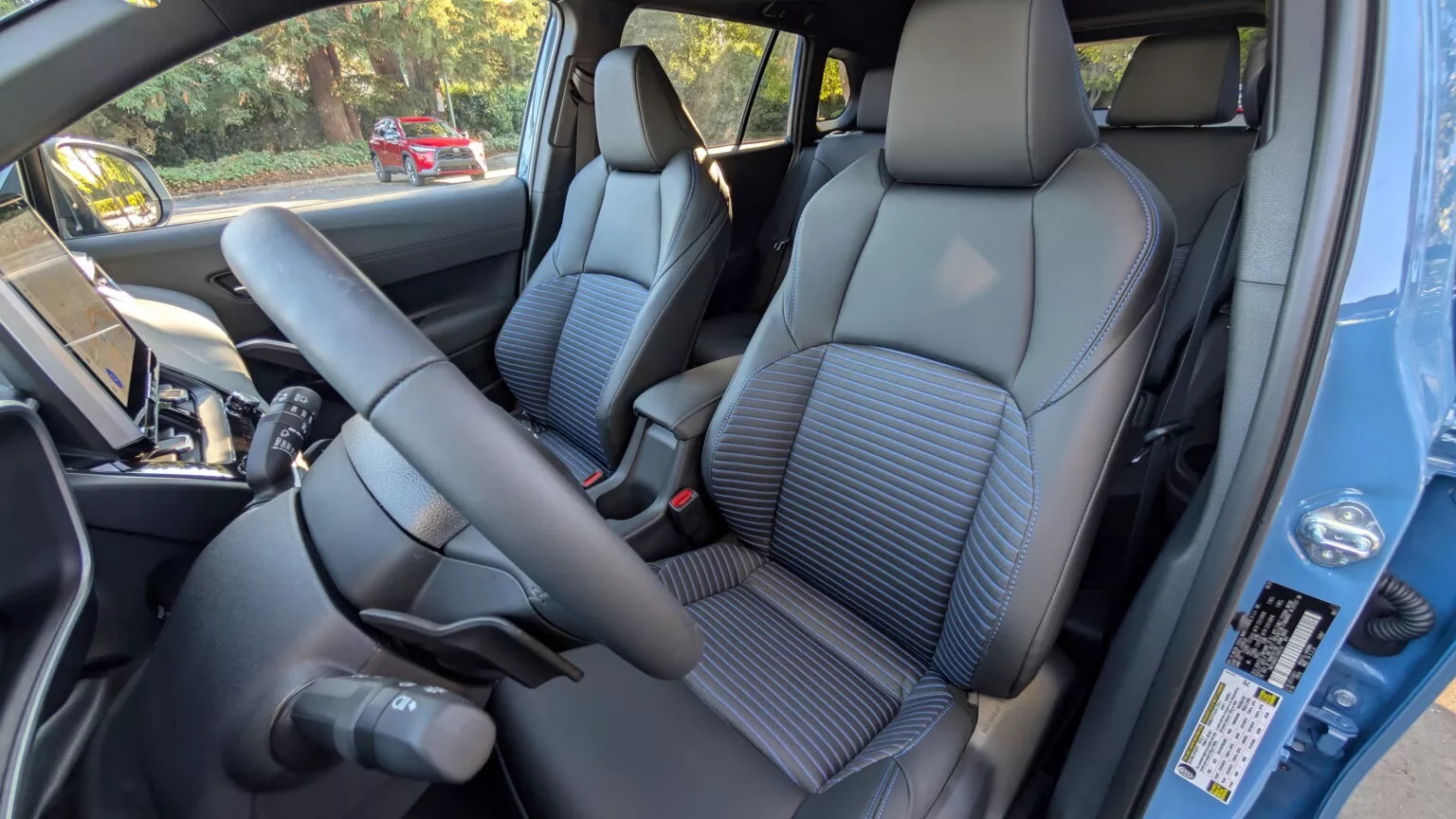 'Toyota Corolla Cross giờ hay như RAV4, thiết kế gợi cảm giác Lexus nhưng tiếng ồn là điểm trừ'- Ảnh 3.