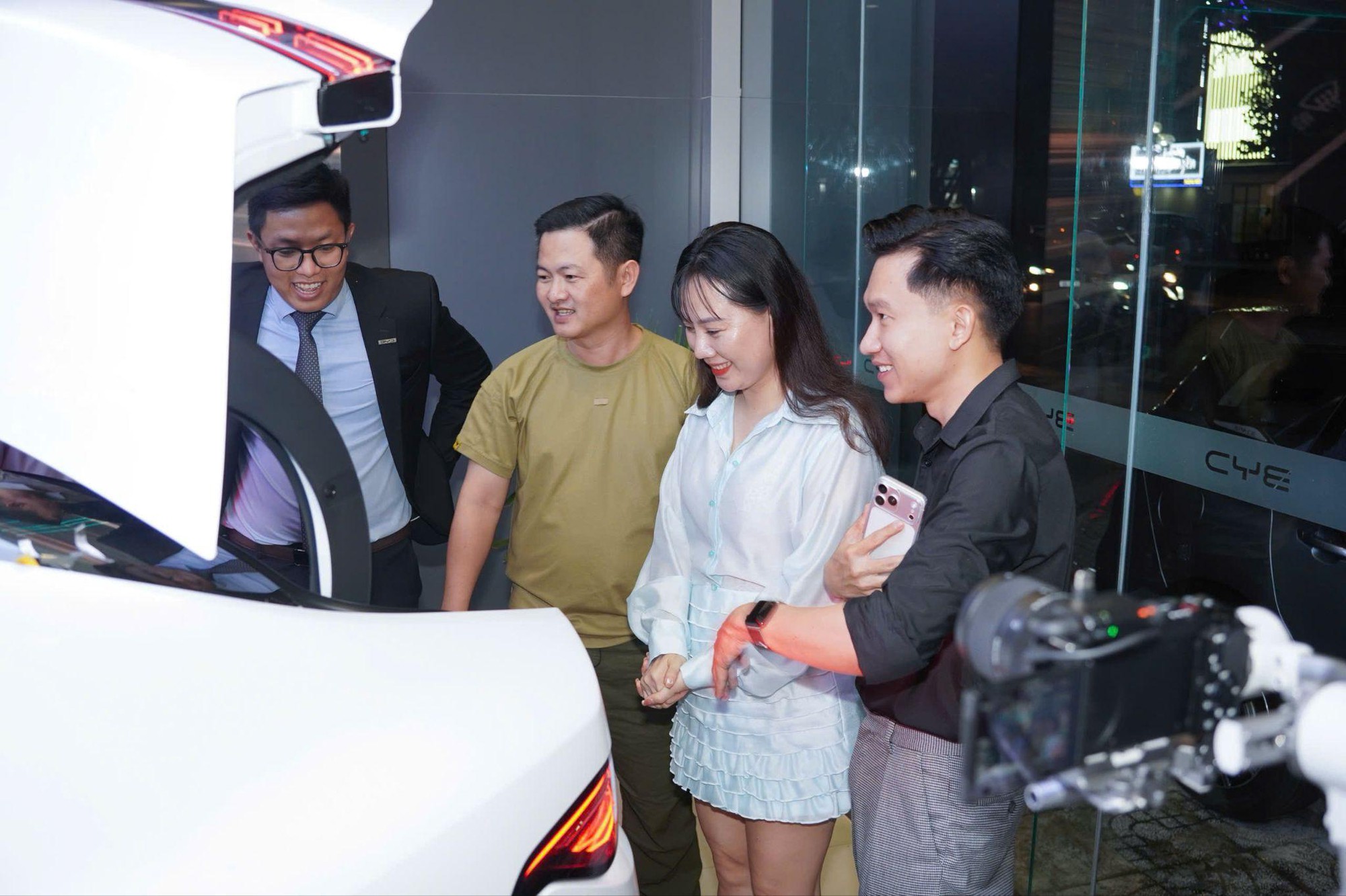 BYD NEG Phú Quốc mở bán BYD Seal 5, đã có khách hàng nhận xe ngay trong ngày đầu- Ảnh 4.