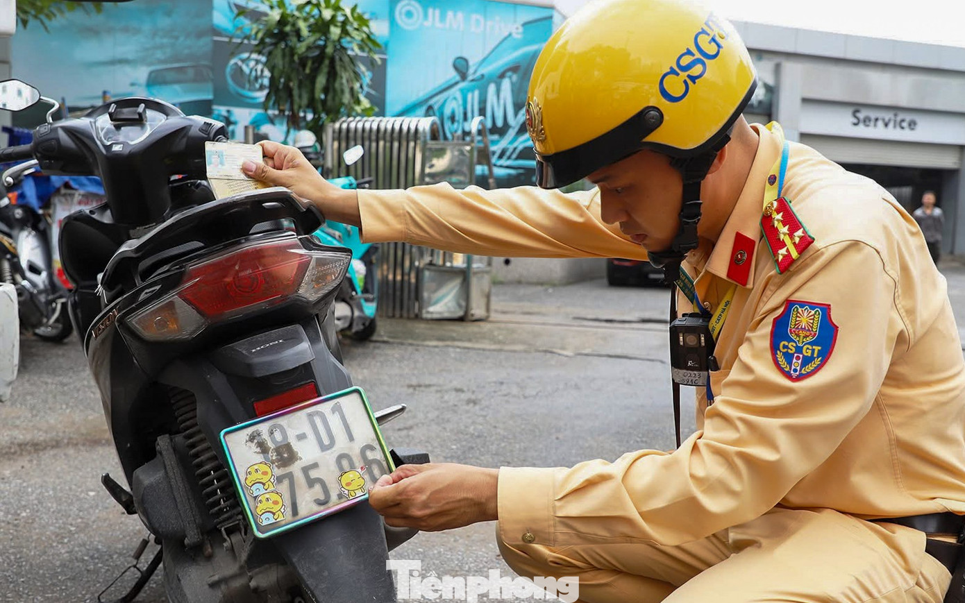 Muôn kiểu chiêu trò che biển né ‘mắt thần’ AI trên đường phố Hà Nội- Ảnh 20.