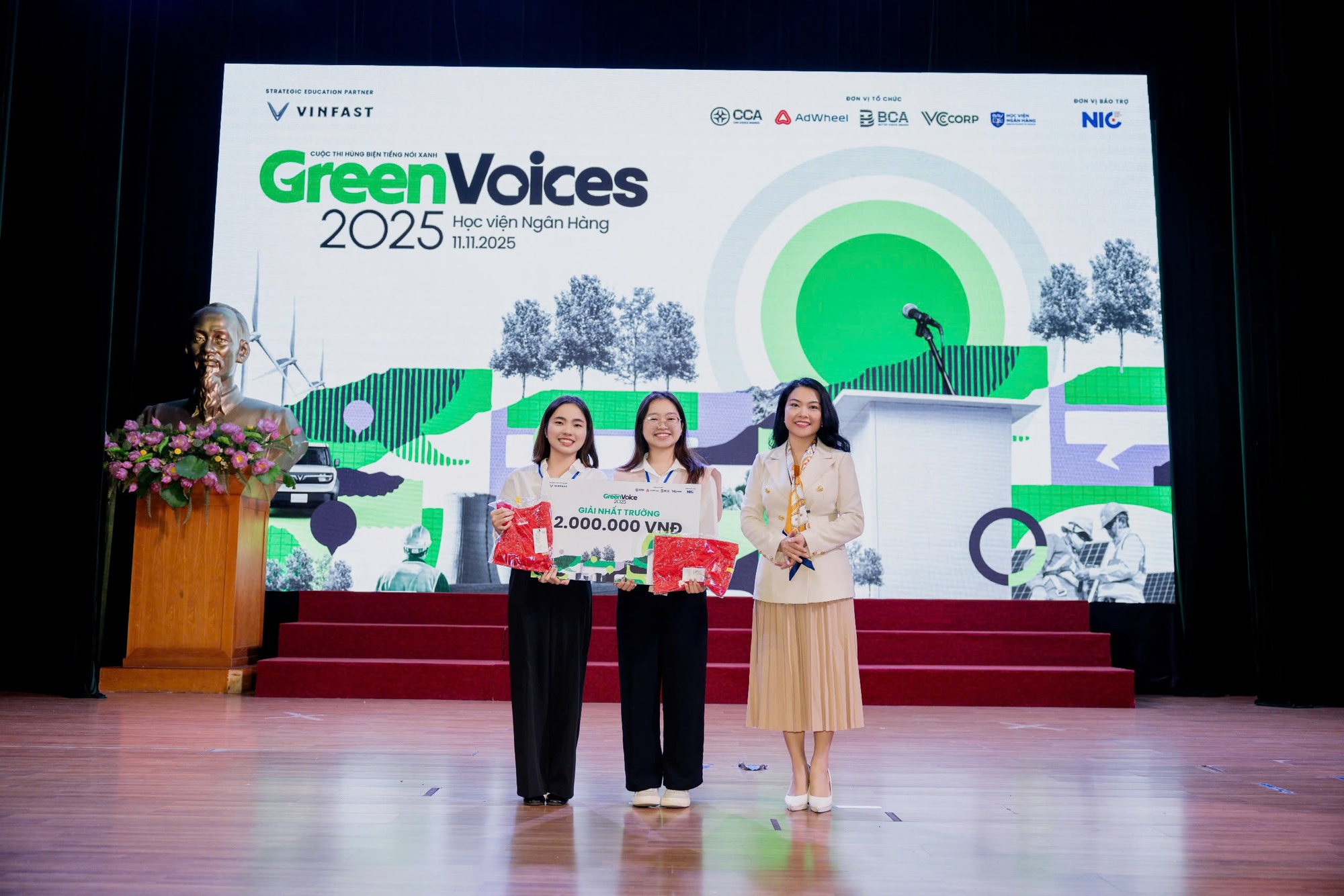 Không sợ xe điện, chỉ sợ hiểu sai: Góc nhìn giúp sinh viên Học viện Ngân hàng giành quán quân Green Voices 2025- Ảnh 2.