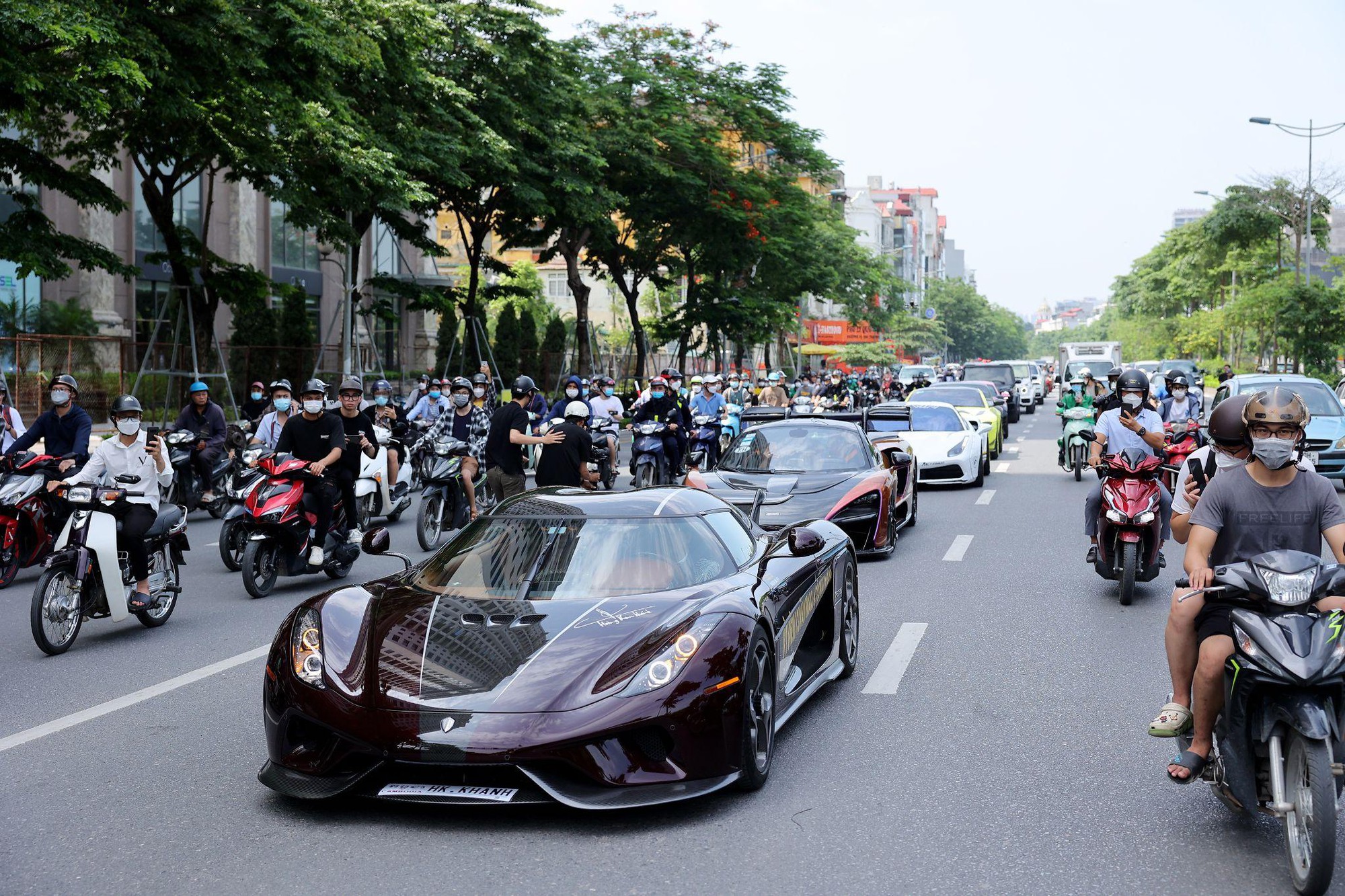 Dàn siêu xe hơn 300 tỷ đồng của vợ chồng đại gia Hoàng Kim Khánh và Mailisa- Ảnh 8. Dàn siêu xe hơn 300 tỷ đồng của vợ chồng đại gia Hoàng Kim Khánh và Mailisa- Ảnh 8.