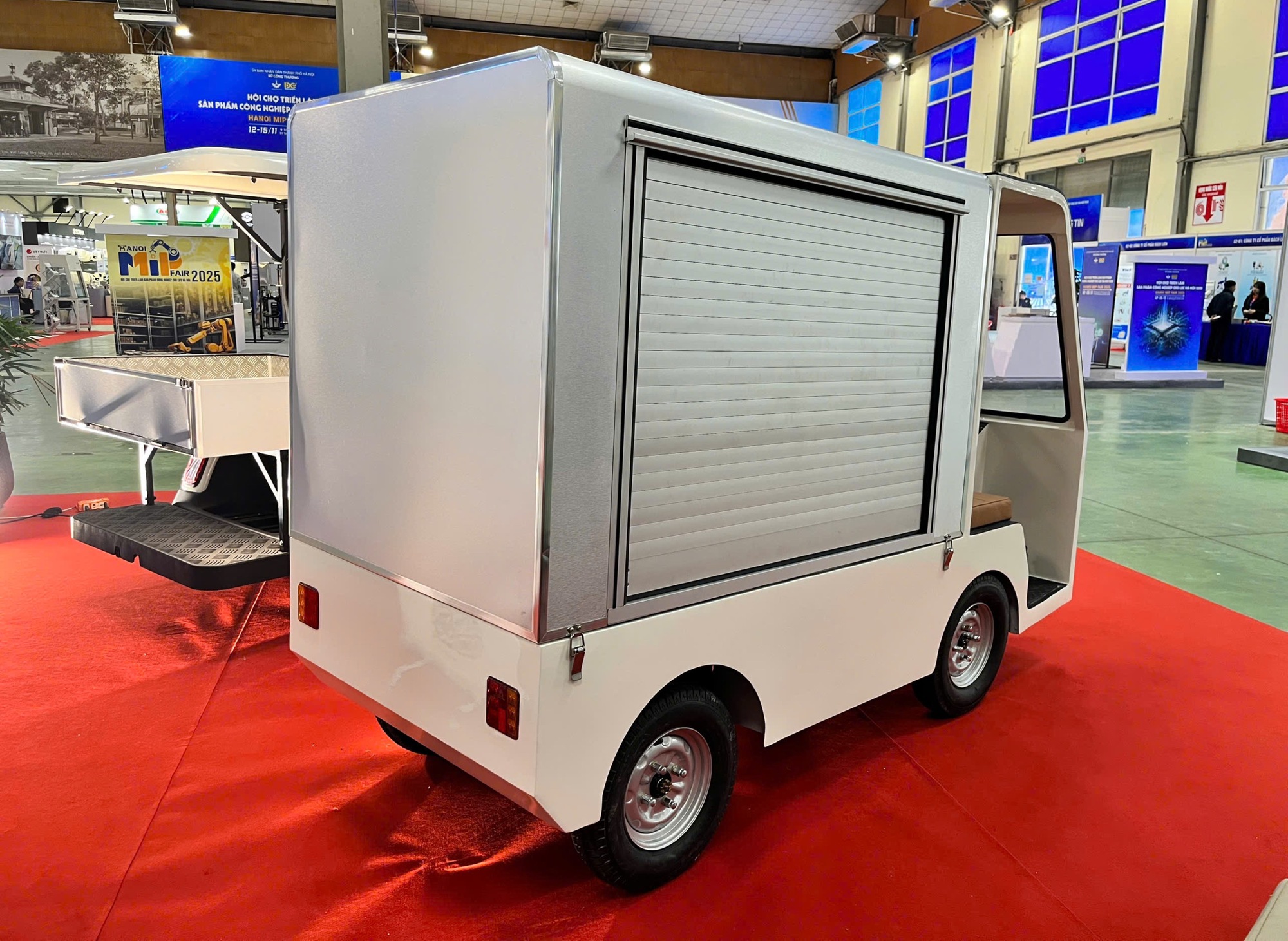 Thêm một concept xe tải điện sản xuất bởi người Việt: Giá dự kiến 35 triệu đồng, chạy tối đa 70km/sạc- Ảnh 2.