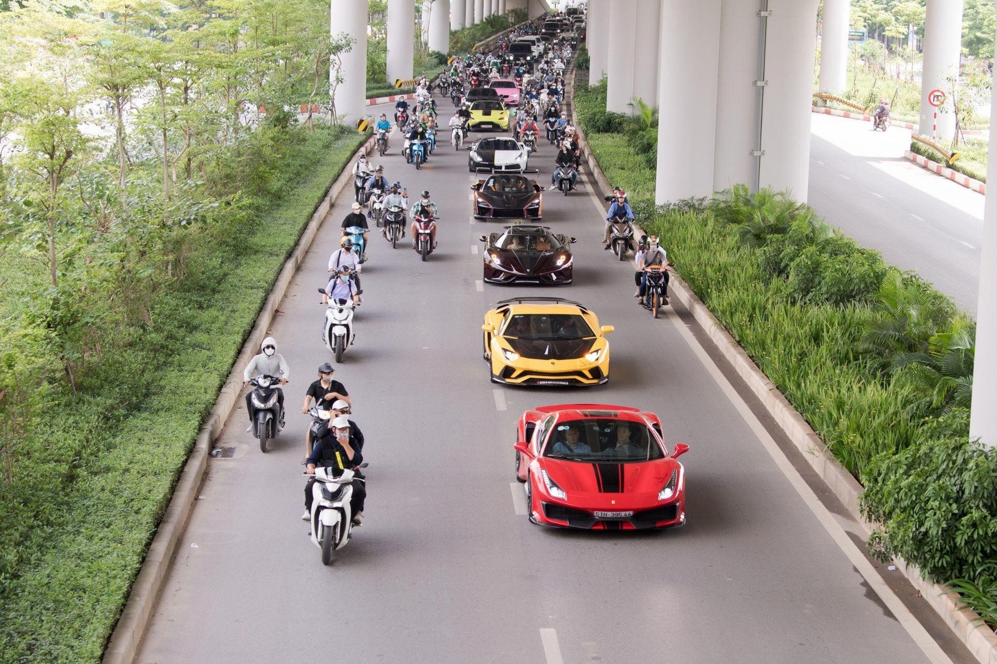 Dàn siêu xe hơn 300 tỷ đồng của vợ chồng đại gia Hoàng Kim Khánh và Mailisa- Ảnh 7. Dàn siêu xe hơn 300 tỷ đồng của vợ chồng đại gia Hoàng Kim Khánh và Mailisa- Ảnh 7.