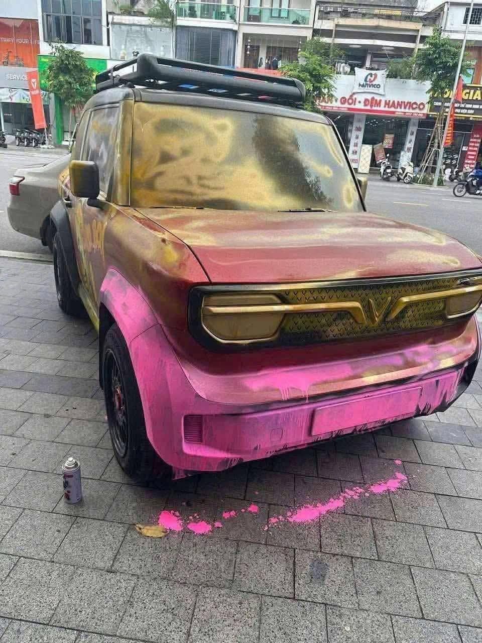 Ô tô bị xịt sơn giữa đêm ở Hà Tĩnh, công an xác định thủ phạm bất ngờ- Ảnh 1.