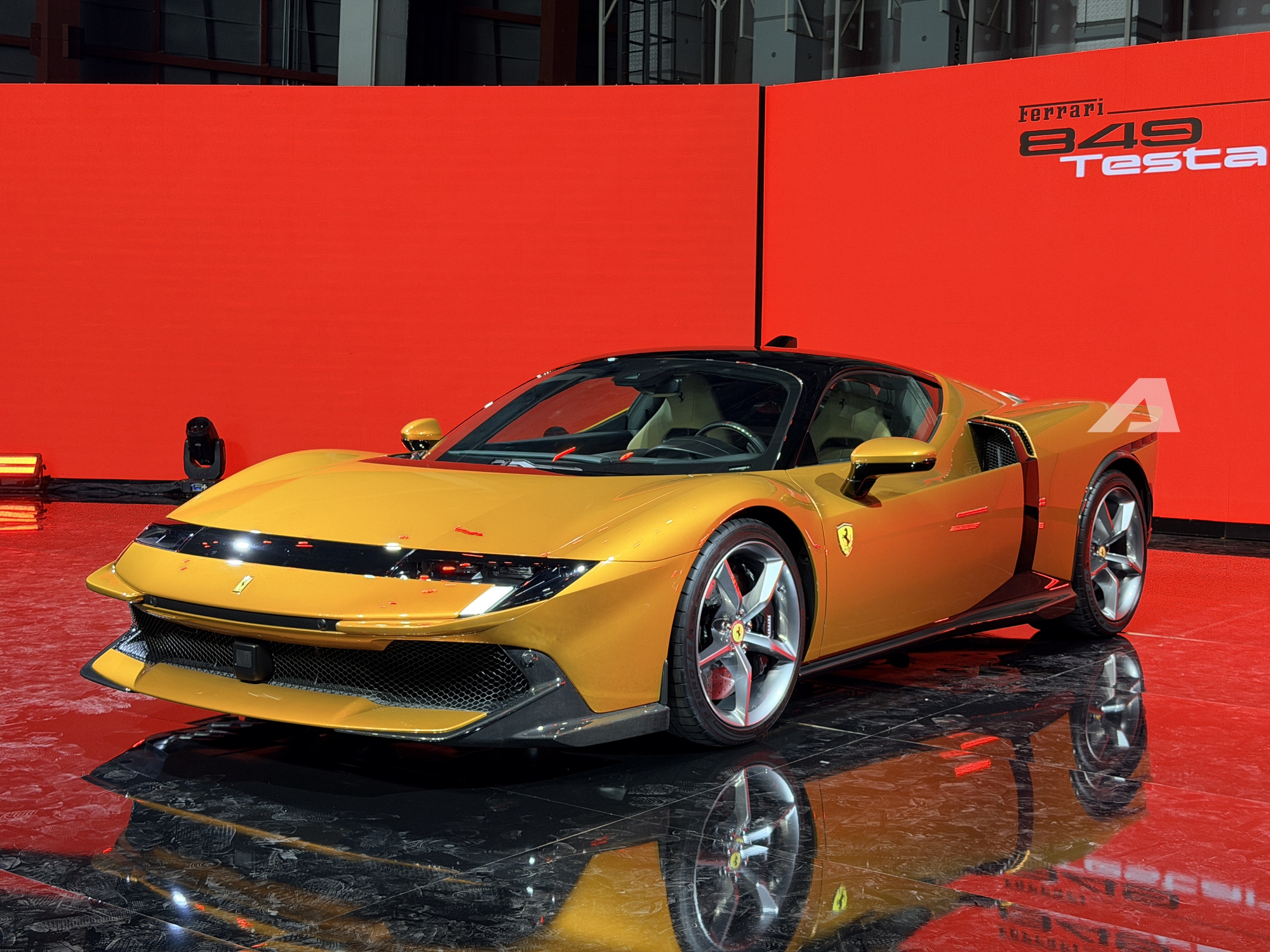 Sang Thái xem Ferrari 849 Testarossa về Việt Nam năm sau: Giá từ 35 tỷ đồng, số lượng giới hạn, đã có khách Việt đầu tiên đặt mua- Ảnh 1. Sang Thái xem Ferrari 849 Testarossa về Việt Nam năm sau: Giá từ 35 tỷ đồng, số lượng giới hạn, đã có khách Việt đầu tiên đặt mua- Ảnh 1.