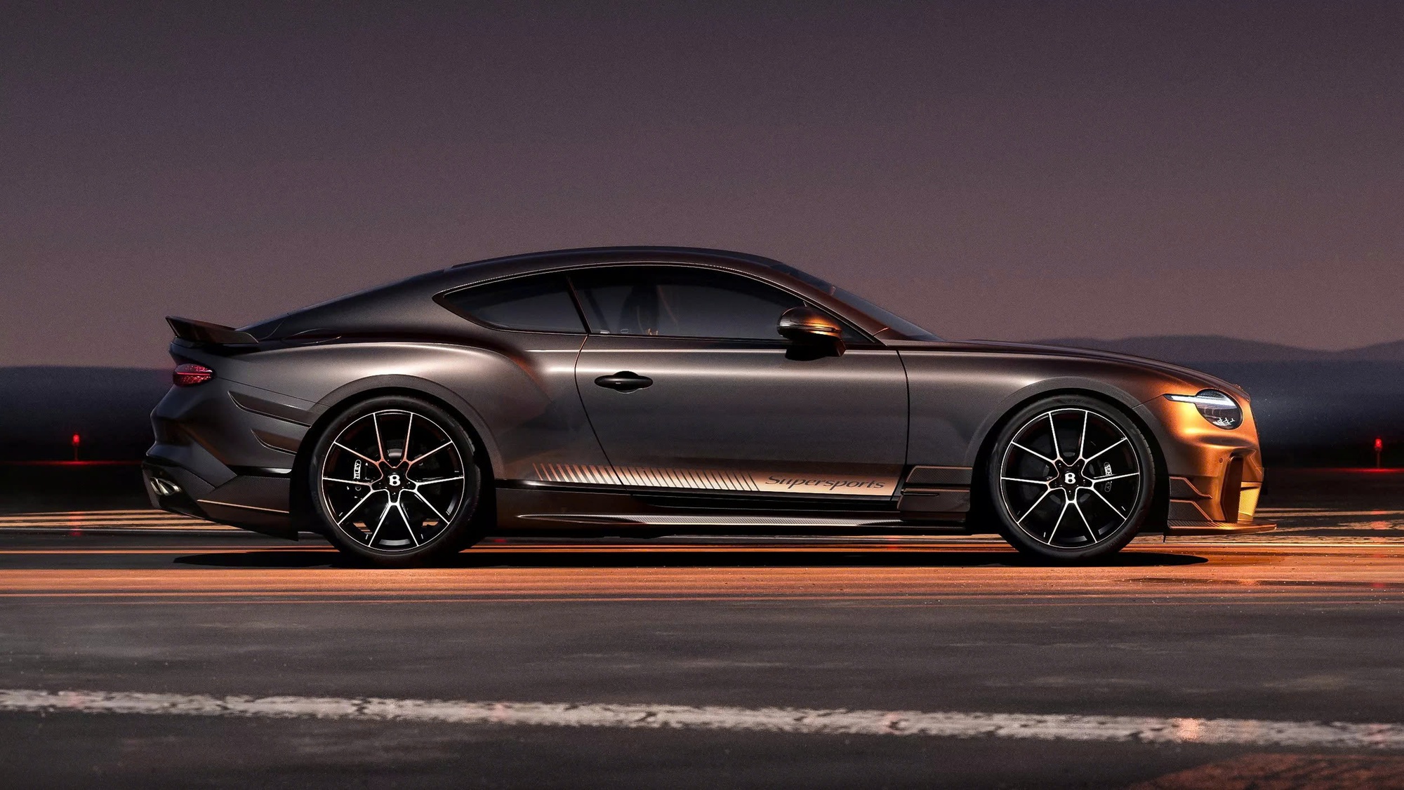 Siêu xe Bentley mới nhất ra mắt: Nhẹ nhất lịch sử, giới hạn 500 chiếc, tăng tốc 0-100km/h trong 3,7 giây, tốc độ tối đa 310km/h- Ảnh 9. Siêu xe Bentley mới nhất ra mắt: Nhẹ nhất lịch sử, giới hạn 500 chiếc, tăng tốc 0-100km/h trong 3,7 giây, tốc độ tối đa 310km/h- Ảnh 9.