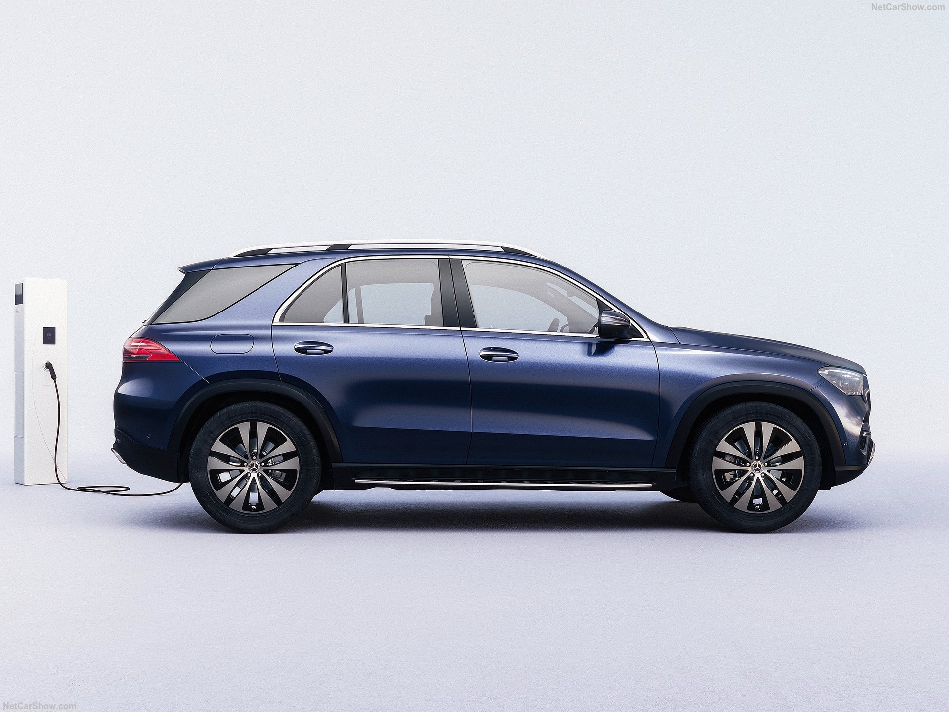 Mercedes-Benz GLE 400e ra mắt Việt Nam: Giá 4,669 tỷ đồng, mạnh 381hp, cạnh tranh X5 bằng máy hybrid, hết xăng vẫn chạy được hơn 110km- Ảnh 4.