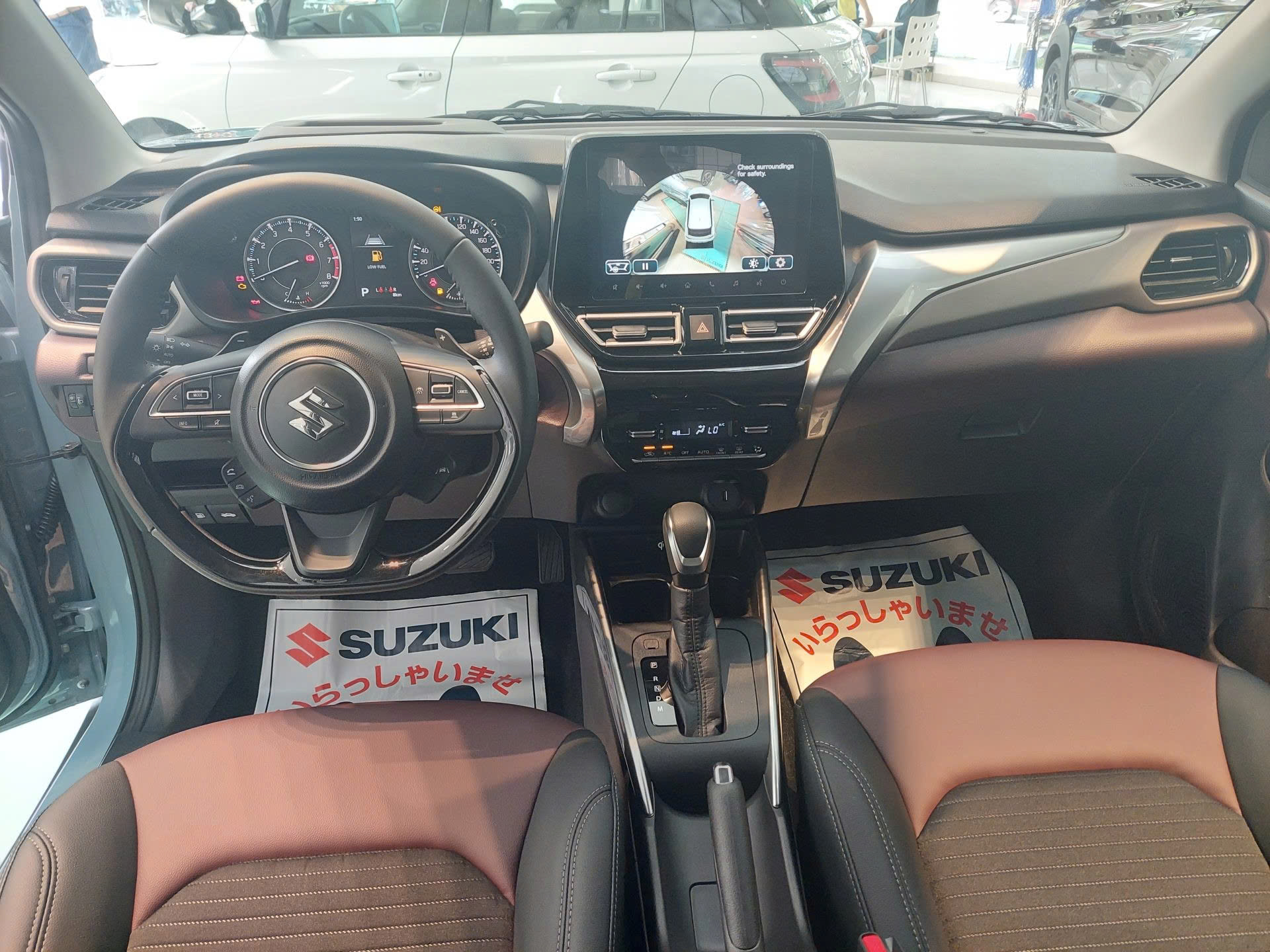 Suzuki Fronx mới ra mắt đã giảm tới 45 triệu đồng tại đại lý: Giá thực tế từ 505 triệu, ‘phả hơi nóng’ lên Raize, Sonet- Ảnh 4. Suzuki Fronx mới ra mắt đã giảm tới 45 triệu đồng tại đại lý: Giá thực tế từ 505 triệu, ‘phả hơi nóng’ lên Raize, Sonet- Ảnh 4.