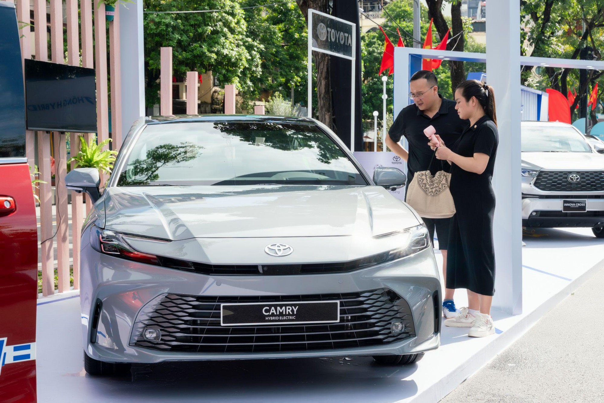 Cuộc chiến xe ngoại: Toyota giữ vững ng&ocirc;i vương giữa &ldquo;t&acirc;m b&atilde;o&rdquo; cạnh tranh giai đoạn cao điểm nhất thị trường xe- Ảnh 4.