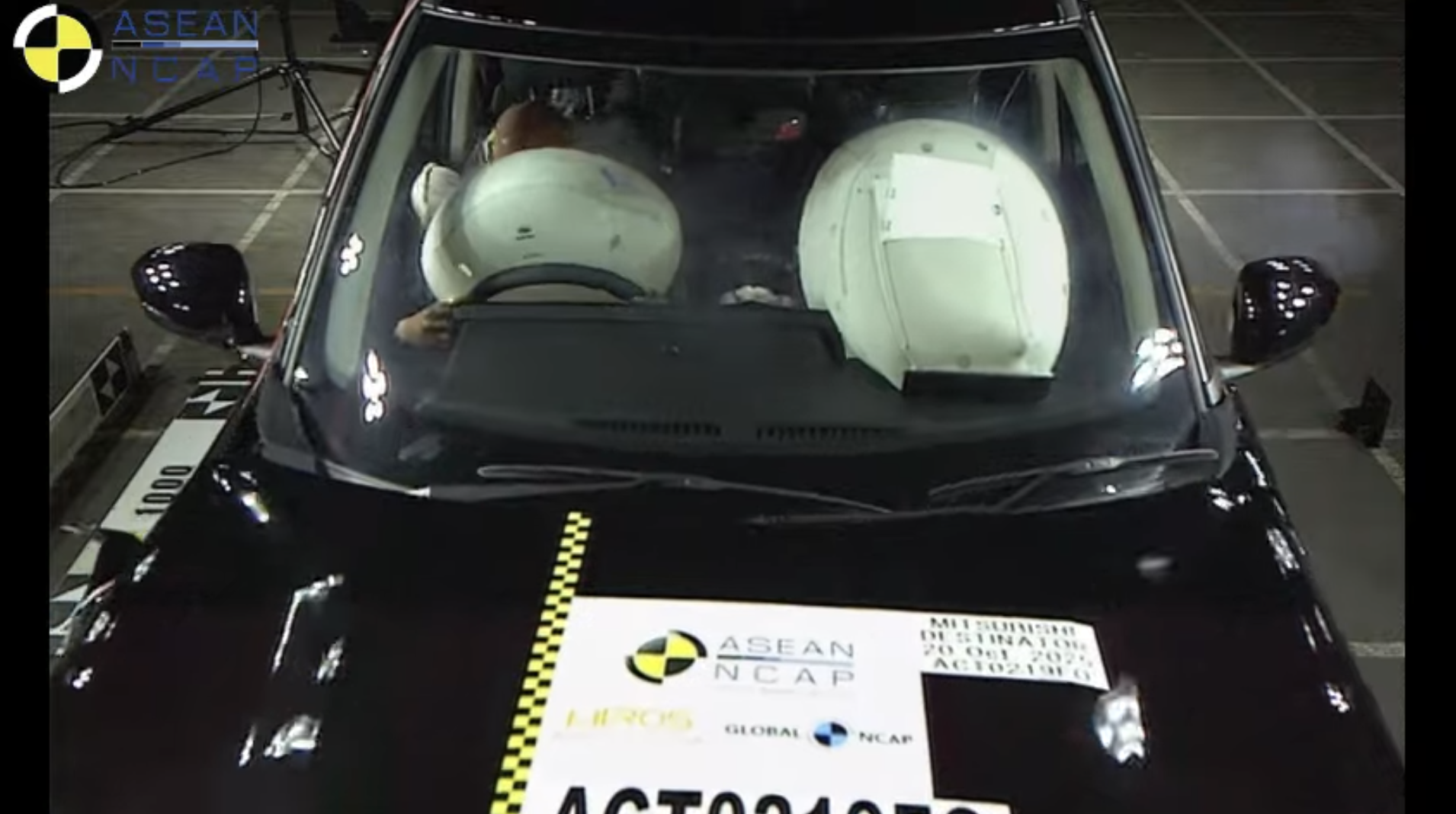 Mitsubishi Destinator bản cho Việt Nam thể hiện ra sao khi bị đâm mạnh với 2 người lớn, 2 trẻ nhỏ ngồi ghế an toàn trên xe?- Ảnh 5.