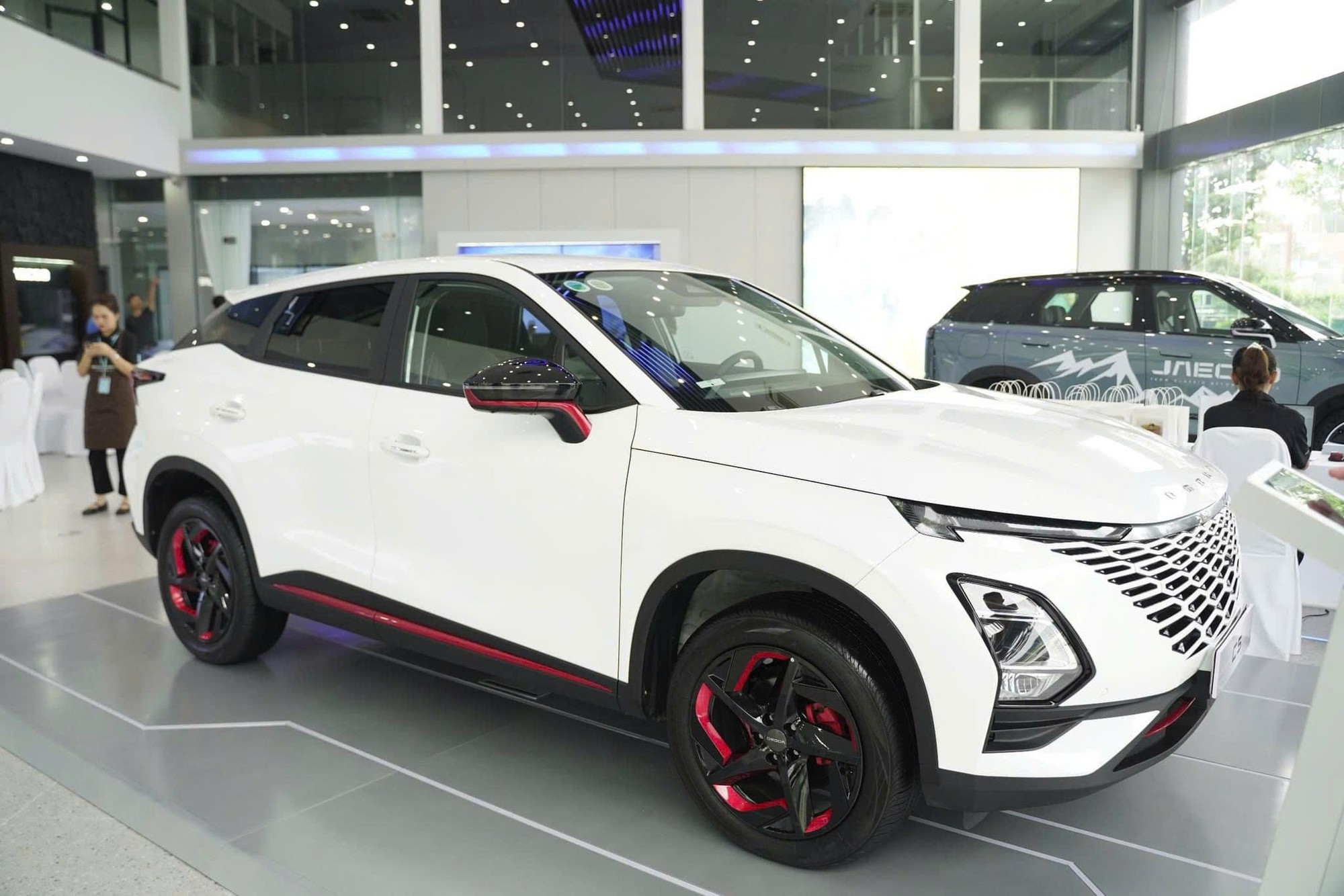 ‘Người Việt không bài trừ xe Trung Quốc, nhưng nếu xe Trung Quốc giá cao sẽ vấp phải sự e dè của khách hàng’- Ảnh 7. ‘Người Việt không bài trừ xe Trung Quốc, nhưng nếu xe Trung Quốc giá cao sẽ vấp phải sự e dè của khách hàng’- Ảnh 7.