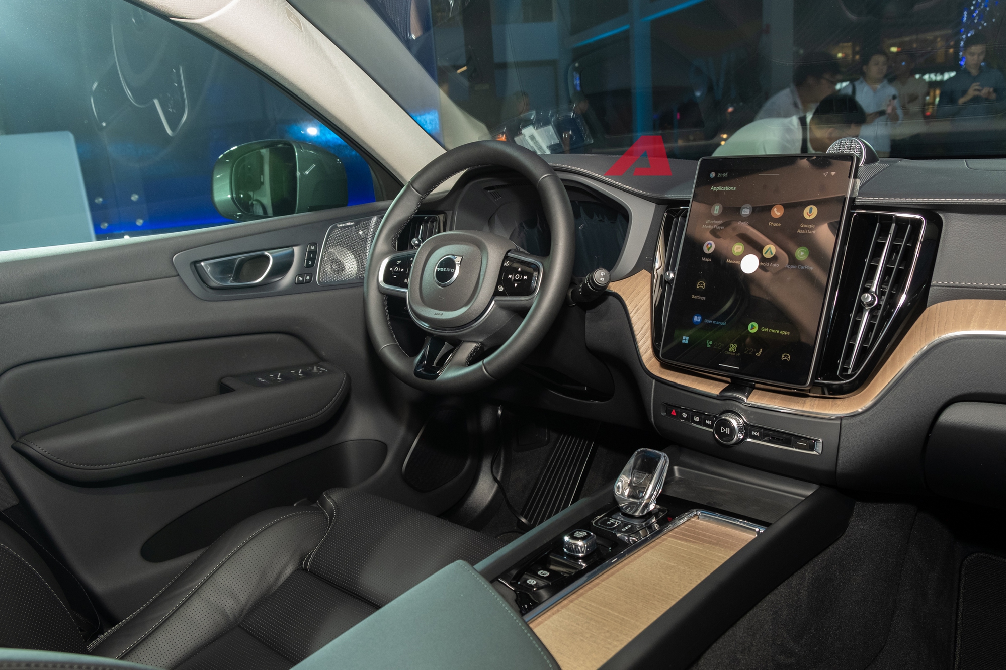 Soi kỹ Volvo XC60 2026 vừa ra mắt Việt Nam: 2 bản 2,3-2,75 tỷ đồng, có bản chạy 89km không cần sạc- Ảnh 8.