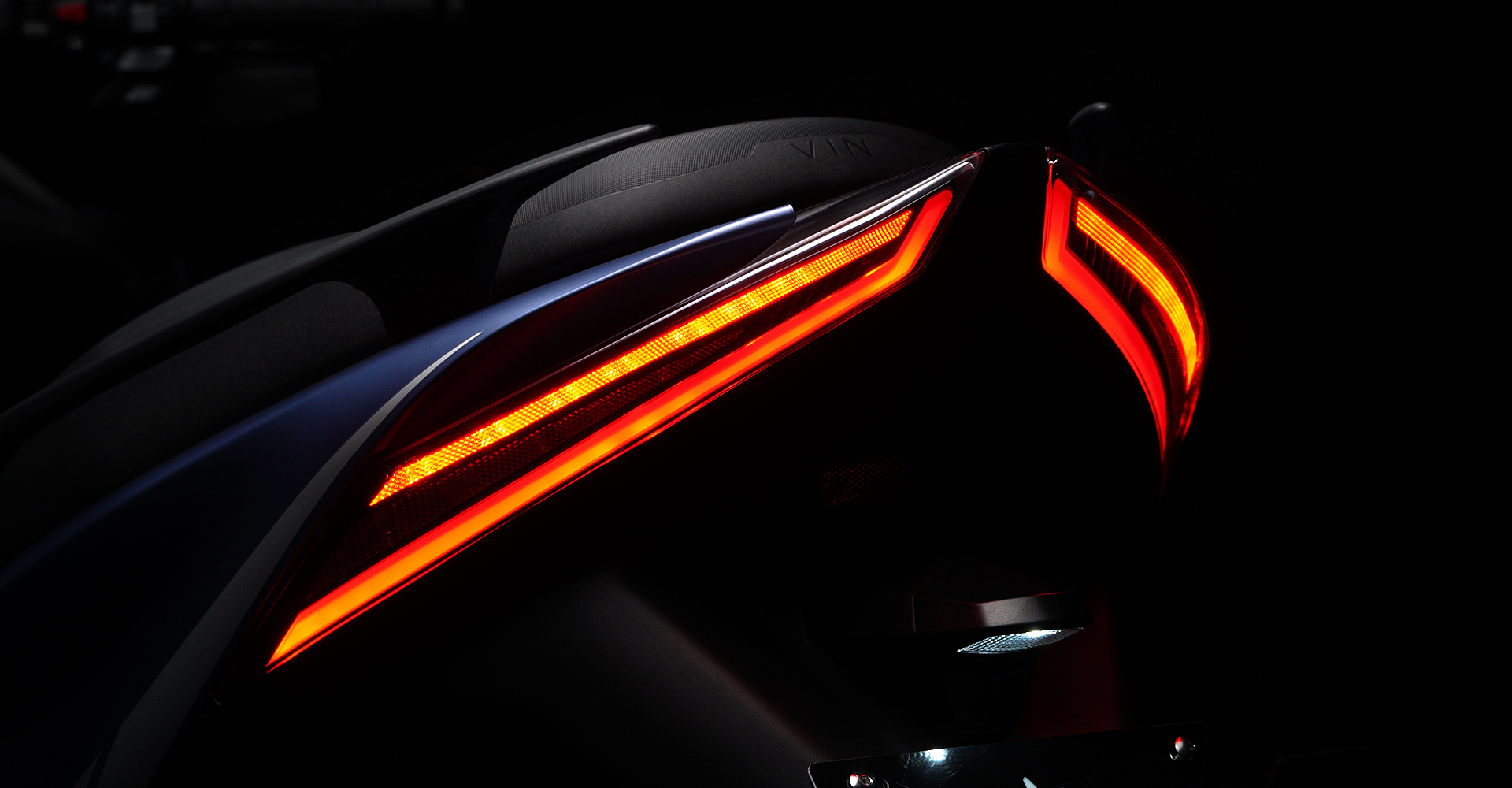 Xe ga chuyên phượt của Honda vừa về VN đã gặp khó: Đối thủ ra mắt 2 xe 'trang bị tận răng' giá rẻ hơn- Ảnh 11.