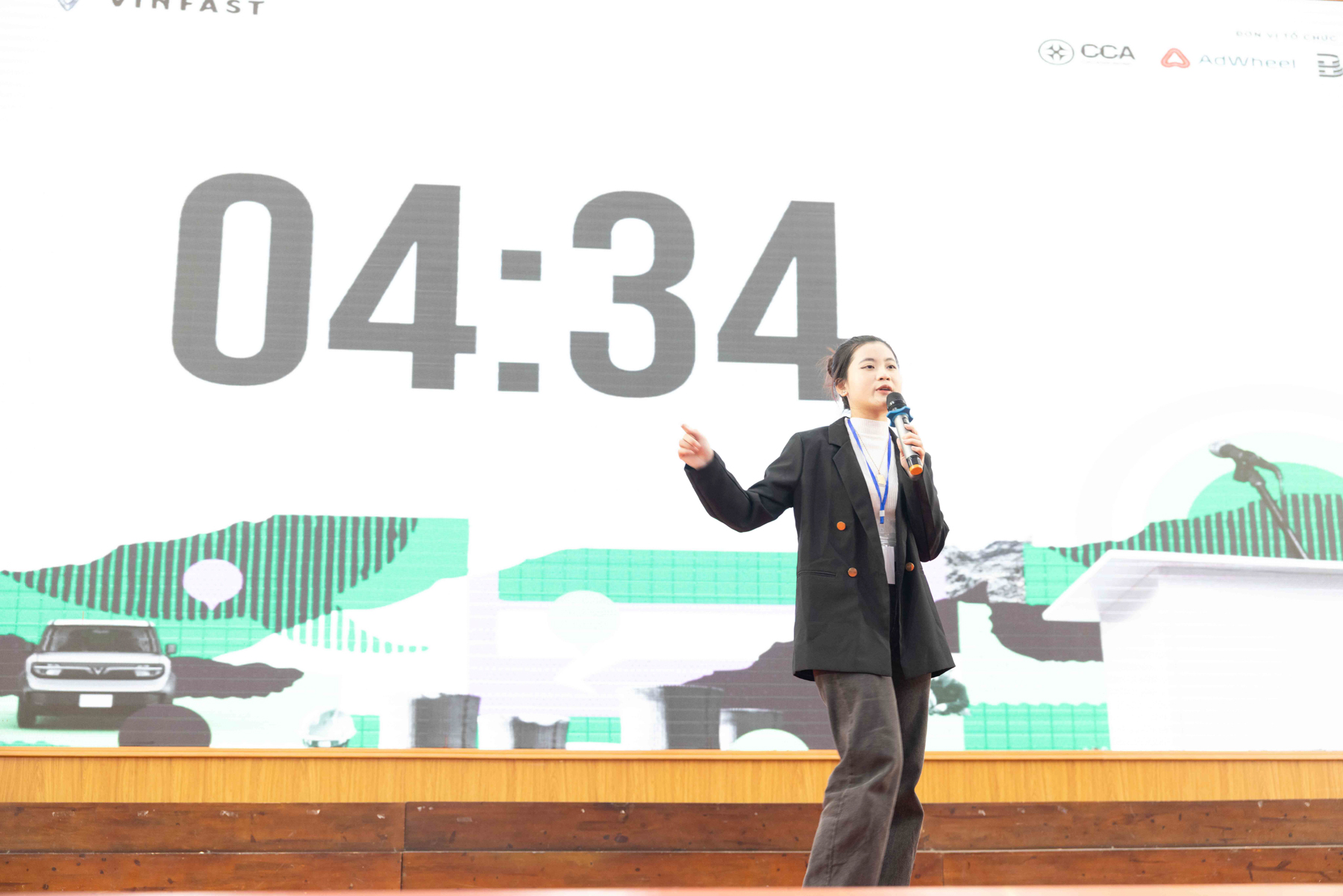 Một buổi sáng đầy nhiệt huyết Chuyển đổi xanh cùng Green Voices tại trường Đại học Thương mại- Ảnh 2.