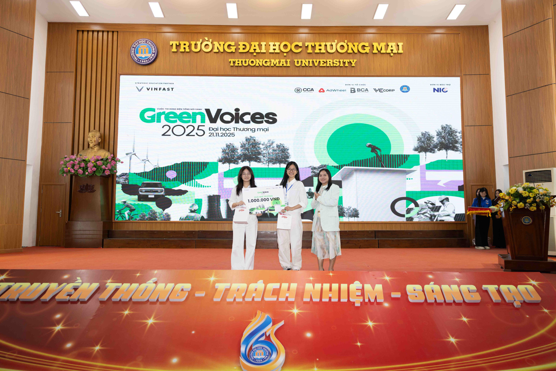 Một buổi sáng đầy nhiệt huyết Chuyển đổi xanh cùng Green Voices tại trường Đại học Thương mại- Ảnh 4.