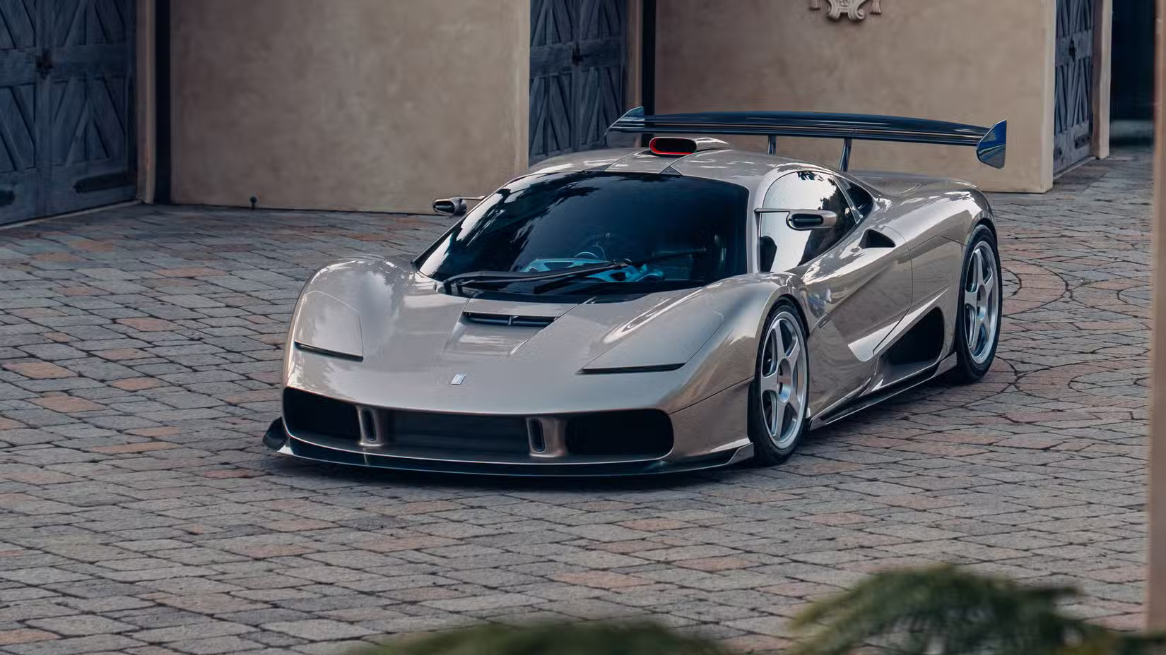 Siêu xe McLaren này có giá đắt hàng top thế giới: Quy đổi 543 tỷ đồng, là độc bản gắn liền với câu chuyện đặc biệt- Ảnh 2. Siêu xe McLaren này có giá đắt hàng top thế giới: Quy đổi 543 tỷ đồng, là độc bản gắn liền với câu chuyện đặc biệt- Ảnh 2.