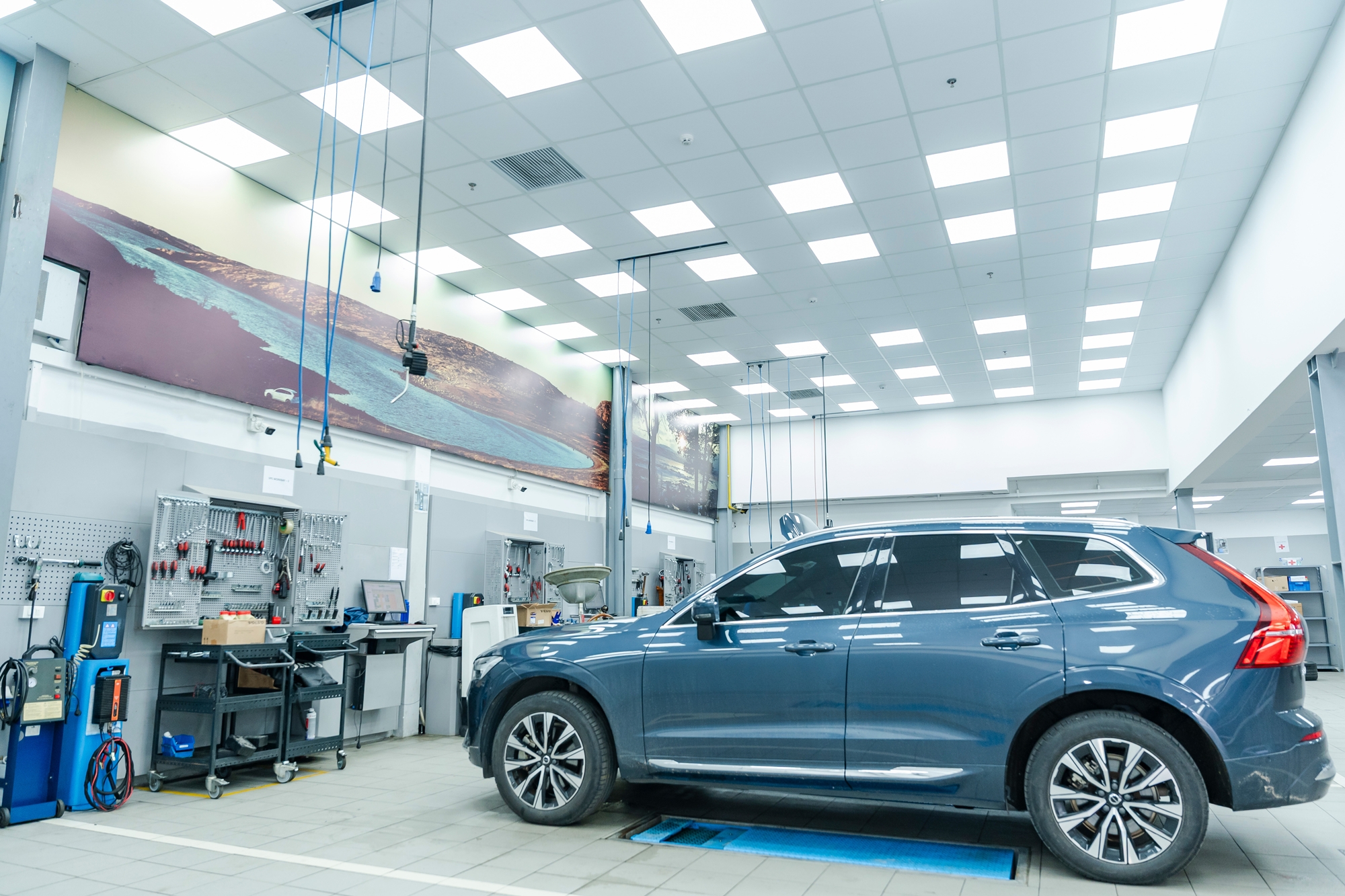 Dịch vụ cá nhân hóa: 'Đặc quyền' mới trong cuộc đua xe sang tại Việt Nam- Ảnh 2.