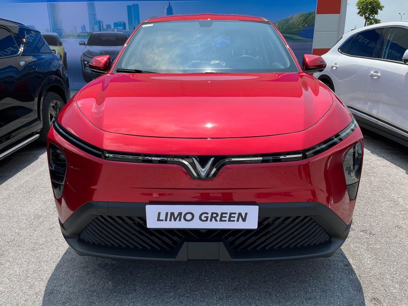 VinFast Limo Green lần đầu ra mắt tại Indonesia: Giá quy đổi hơn 505 triệu đồng, dự kiến bàn giao năm sau- Ảnh 4. VinFast Limo Green lần đầu ra mắt tại Indonesia: Giá quy đổi hơn 505 triệu đồng, dự kiến bàn giao năm sau- Ảnh 4.