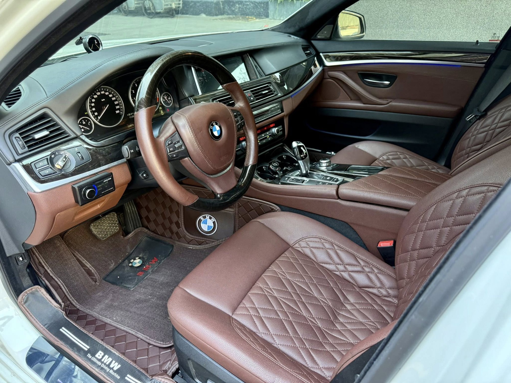 BMW 5-Series rao bán hơn 300 triệu: Người bán mạnh dạn nói 'chỉ đổ xăng là chạy, tội gì đi Morning'- Ảnh 9.