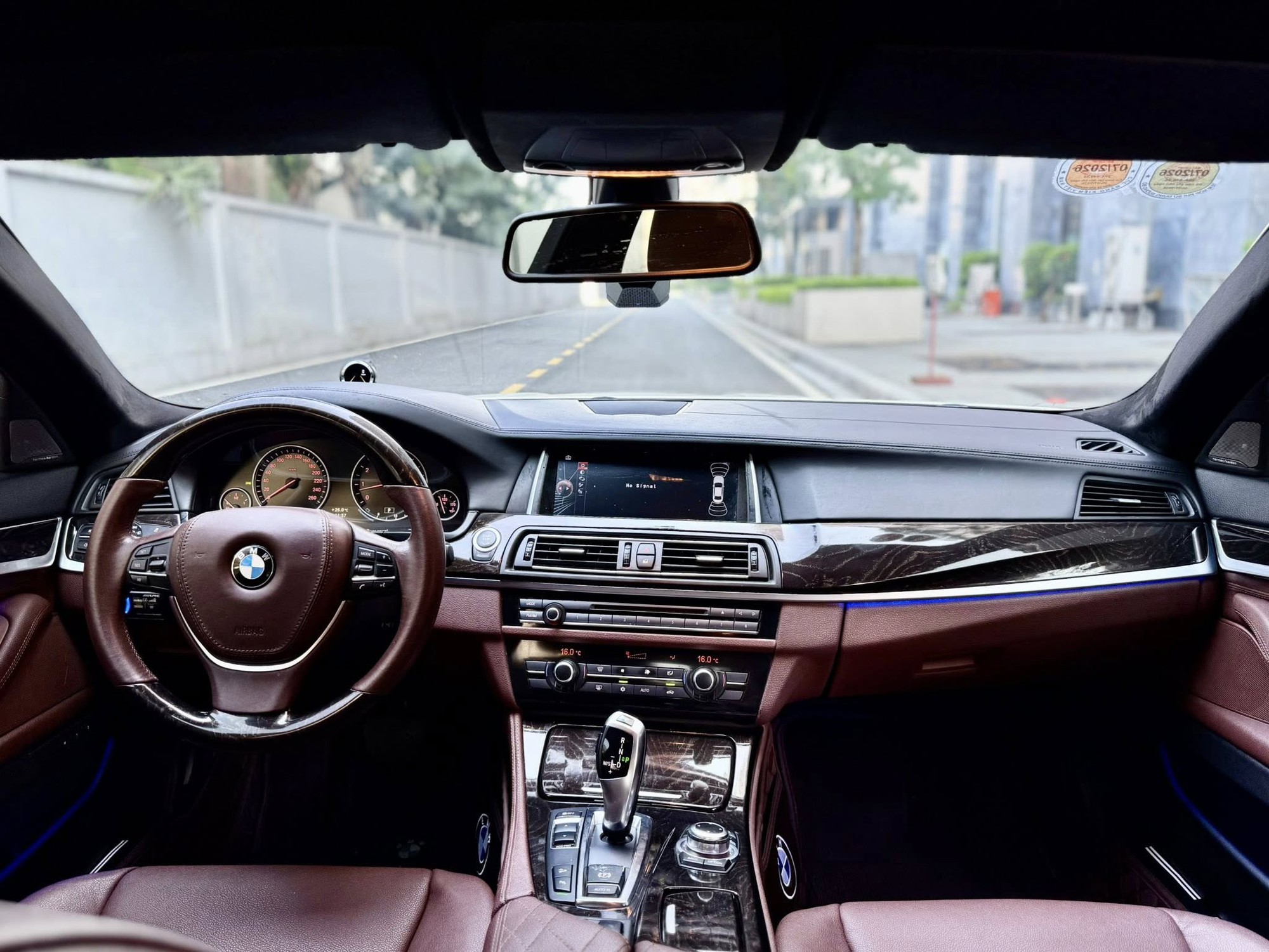 BMW 5-Series rao bán hơn 300 triệu: Người bán mạnh dạn nói 'chỉ đổ xăng là chạy, tội gì đi Morning'- Ảnh 4.